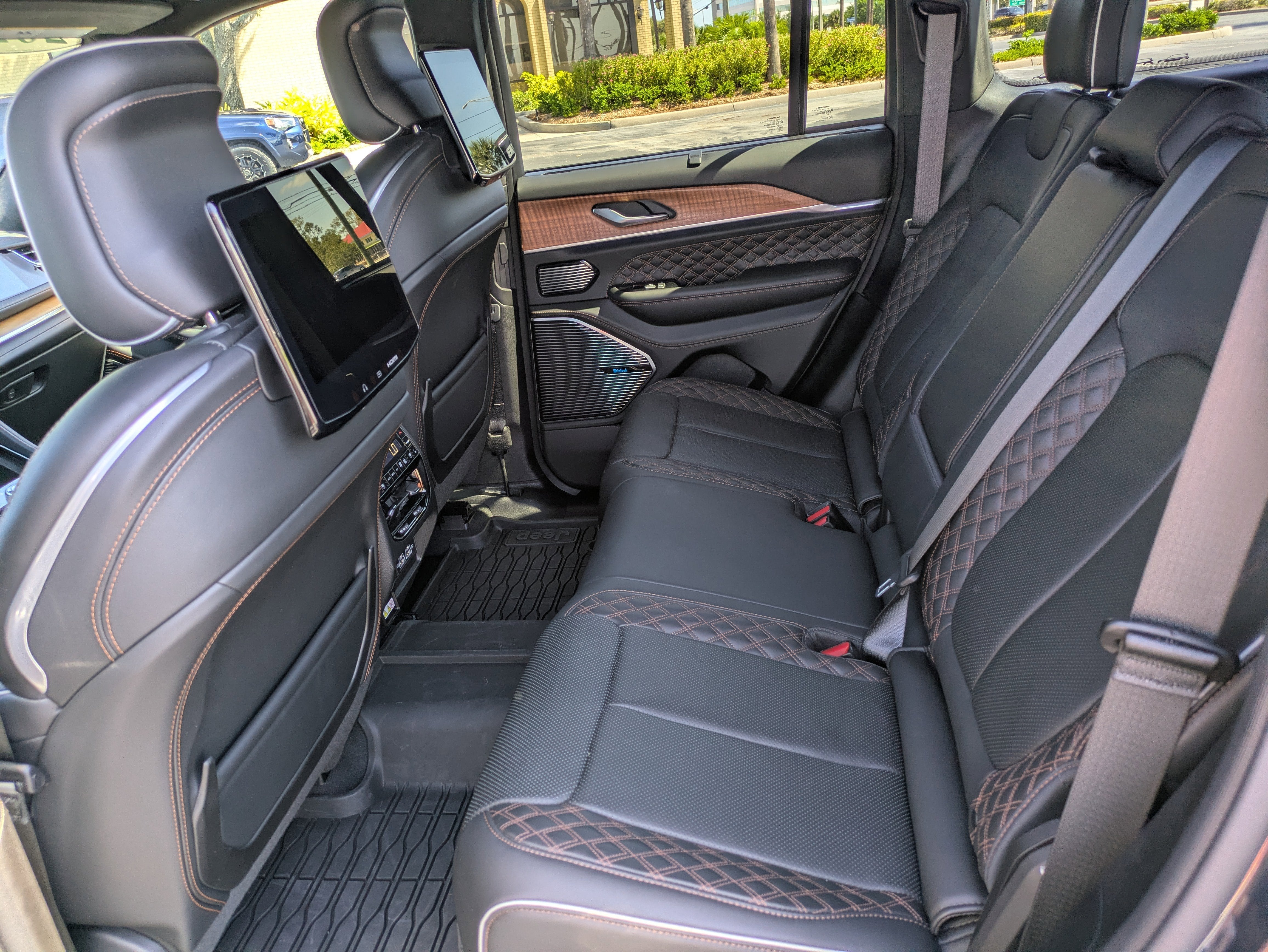 2023 Jeep Grand Cherokee Summit Reserve