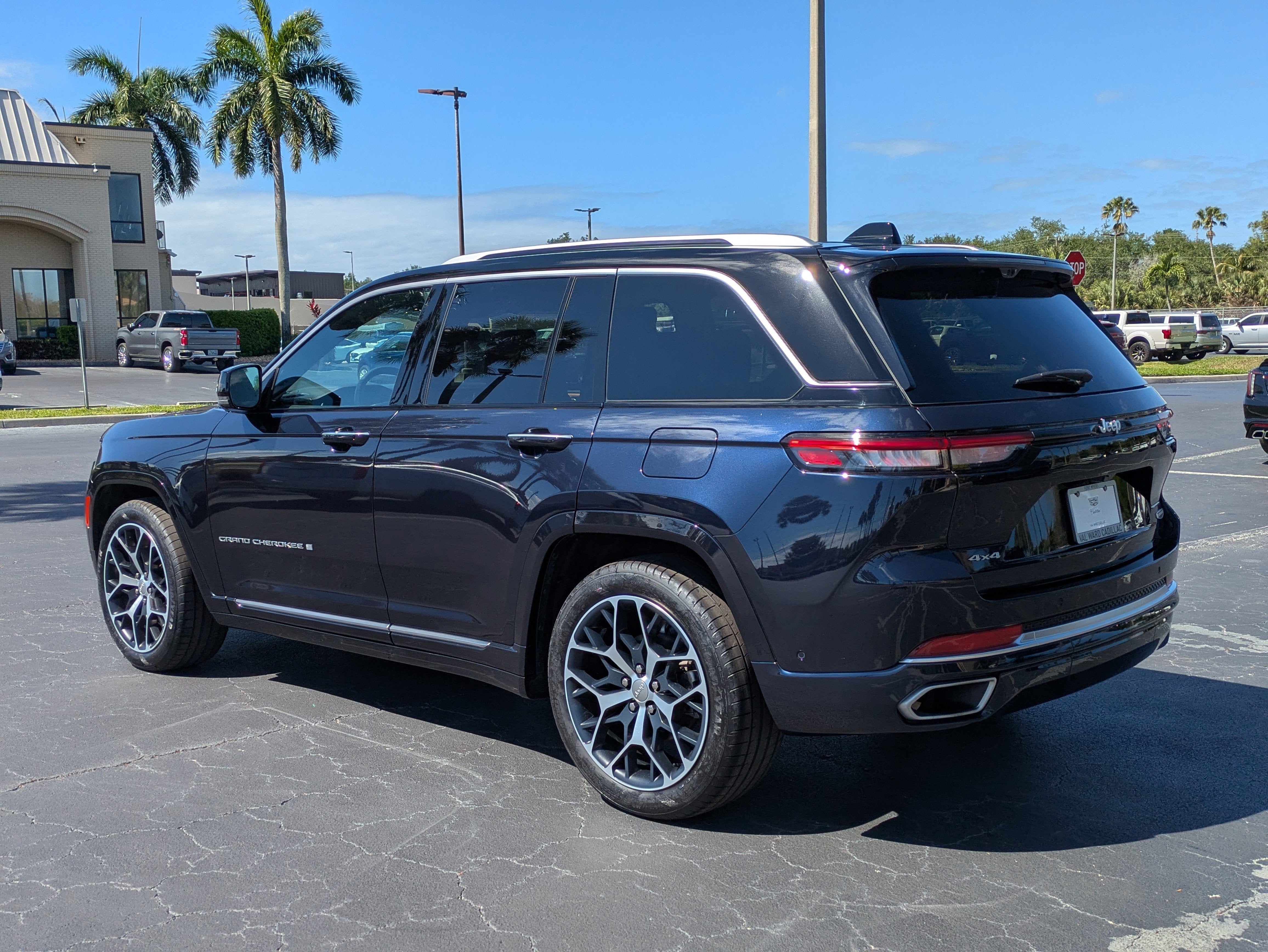 2023 Jeep Grand Cherokee Summit Reserve