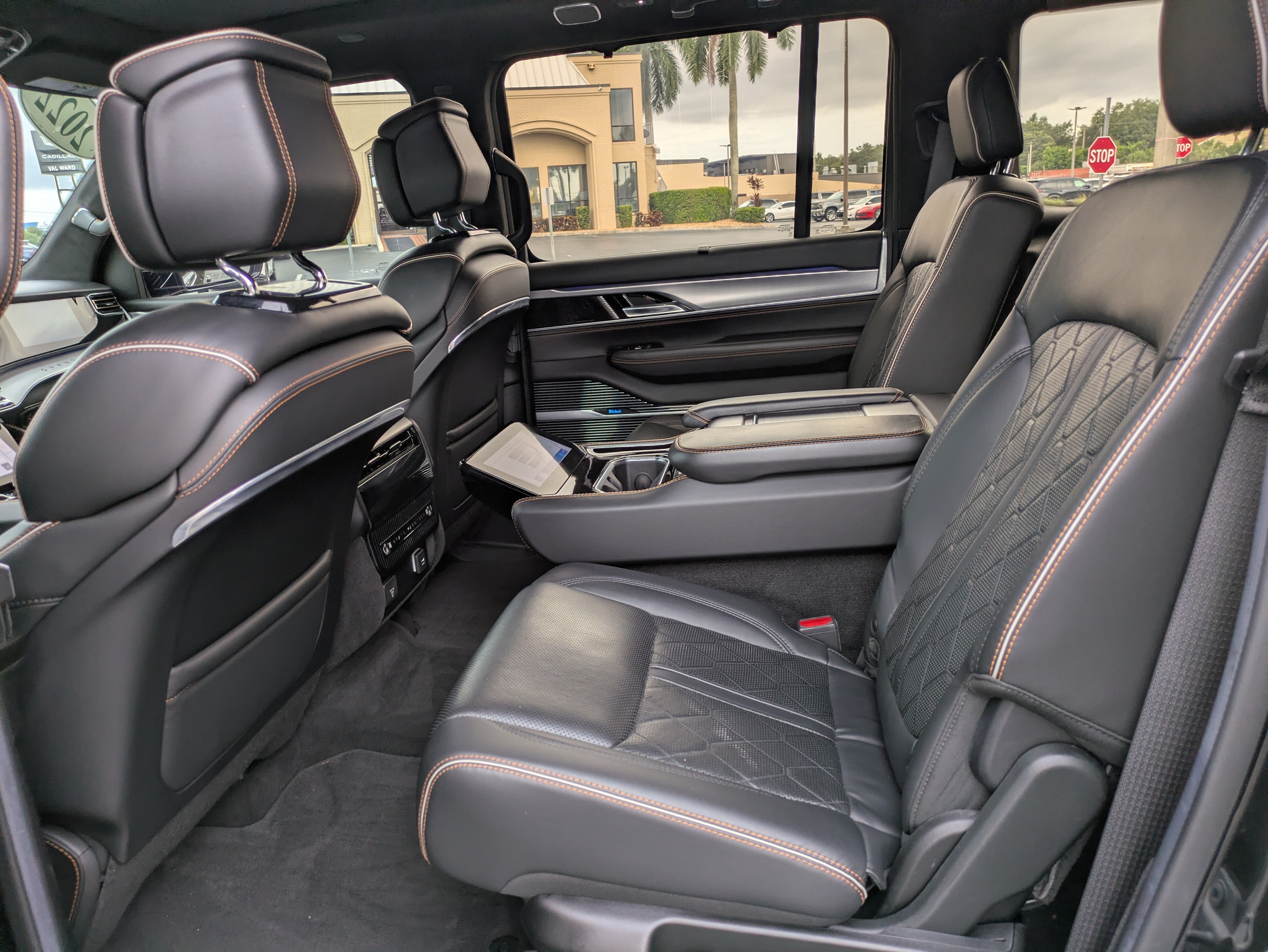 2022 Jeep Grand Wagoneer Series III