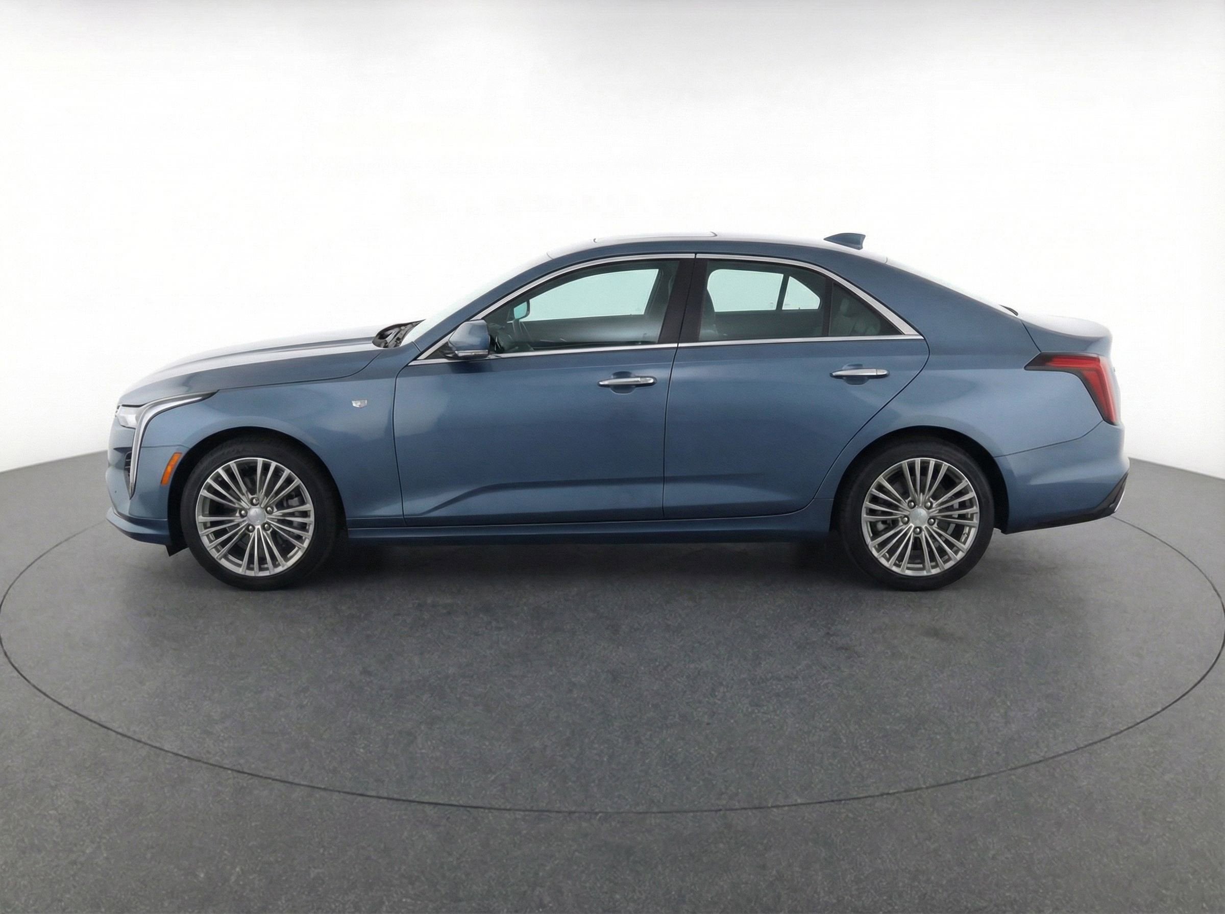 2023 Cadillac CT4 Premium Luxury