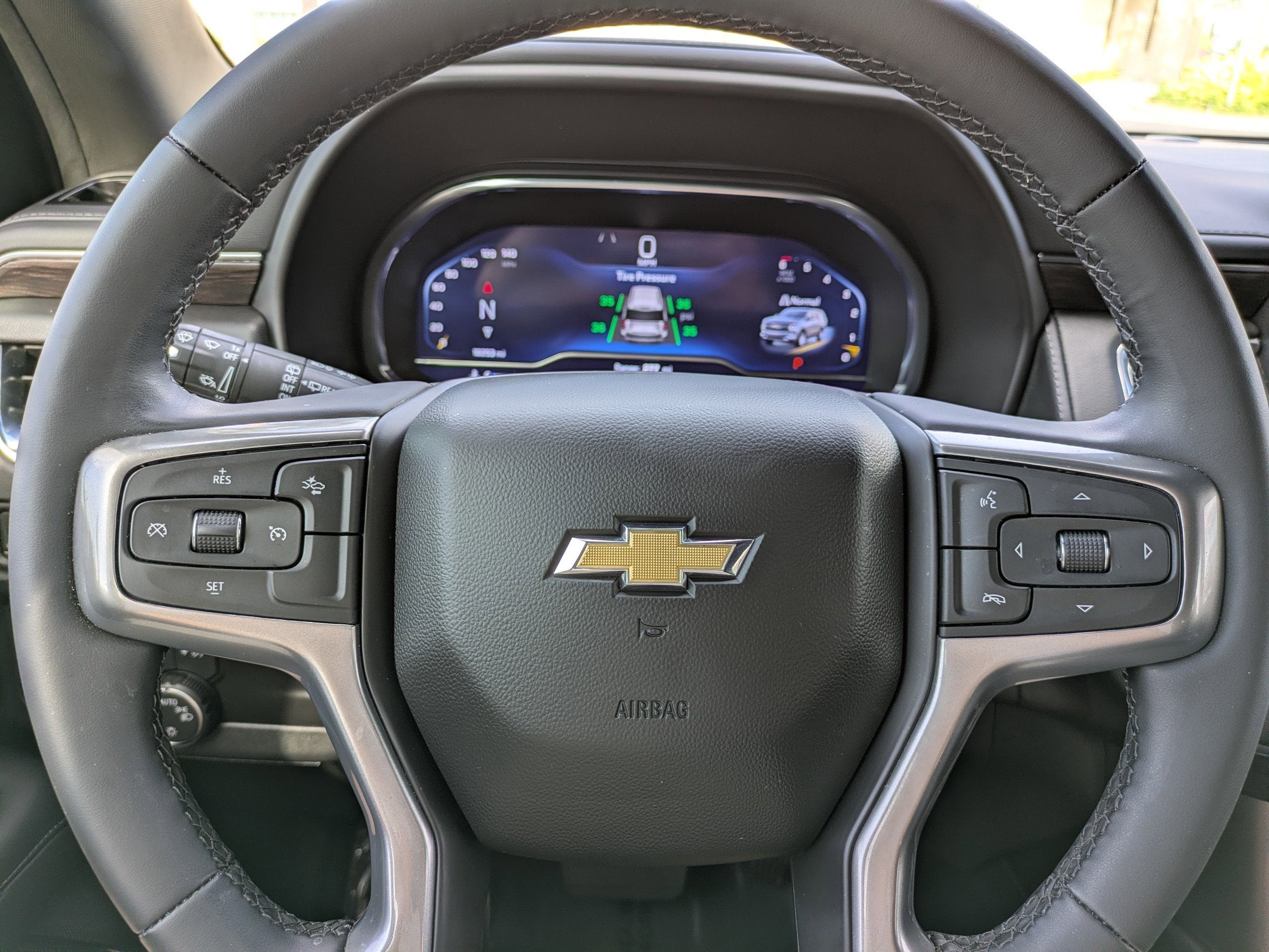 2024 Chevrolet Suburban LT