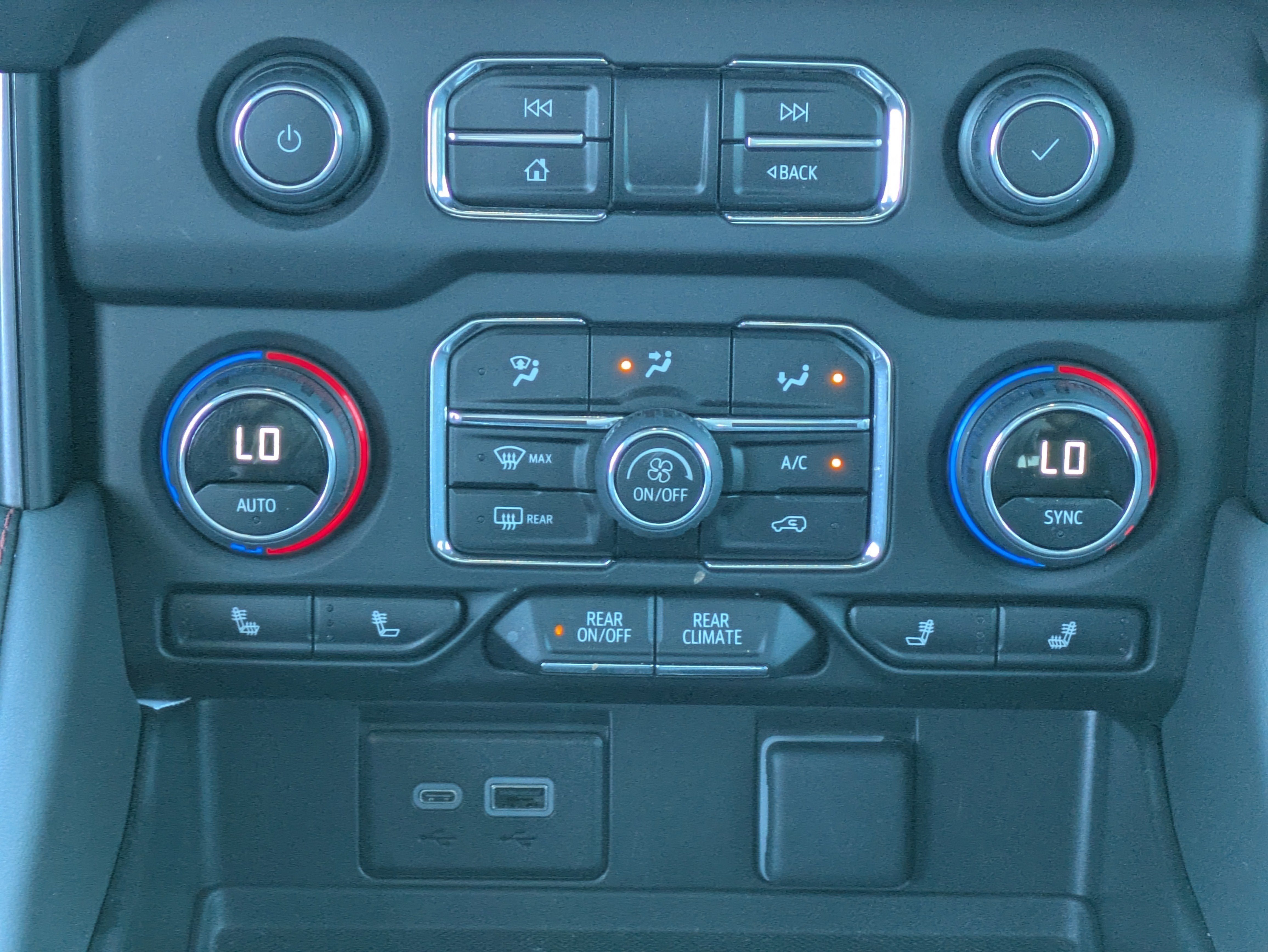 2024 Chevrolet Tahoe RST