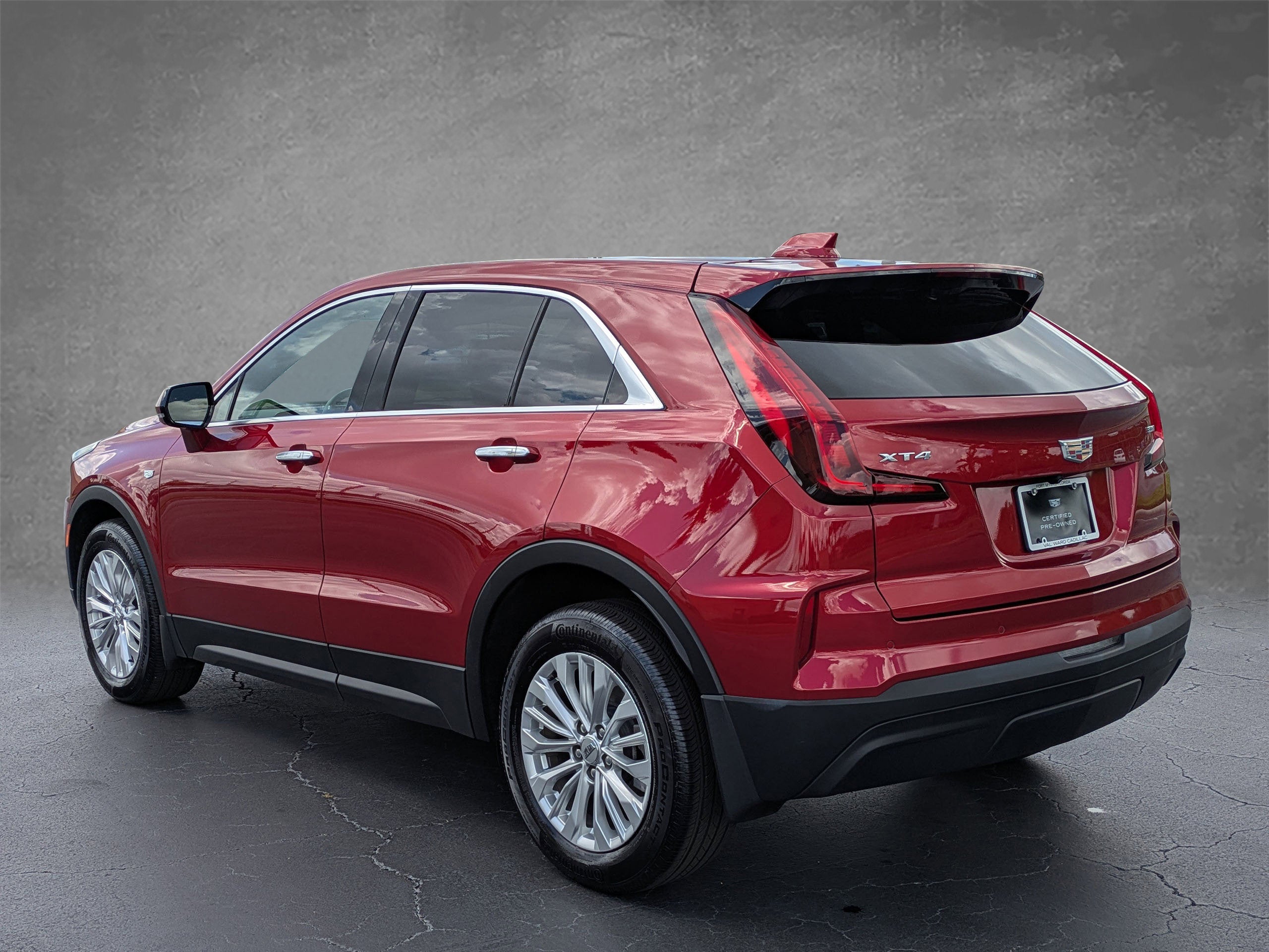 2024 Cadillac XT4 Luxury