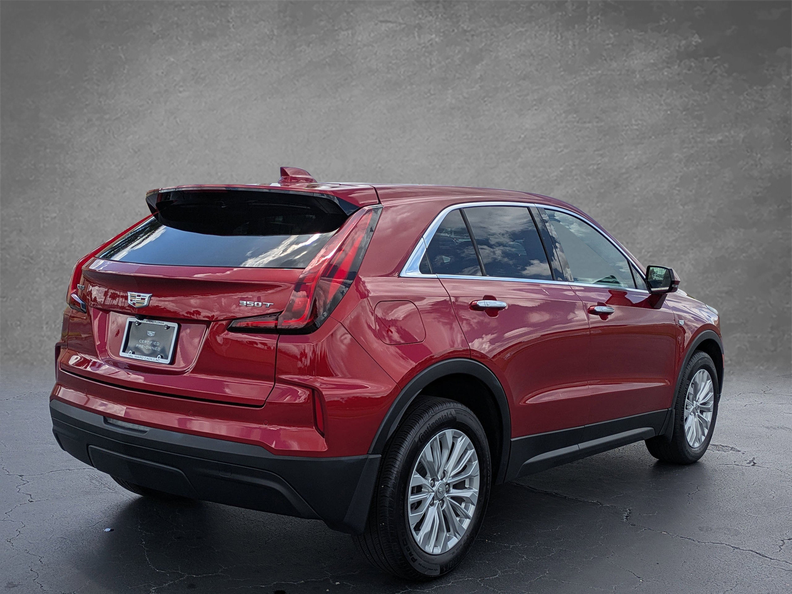 2024 Cadillac XT4 Luxury