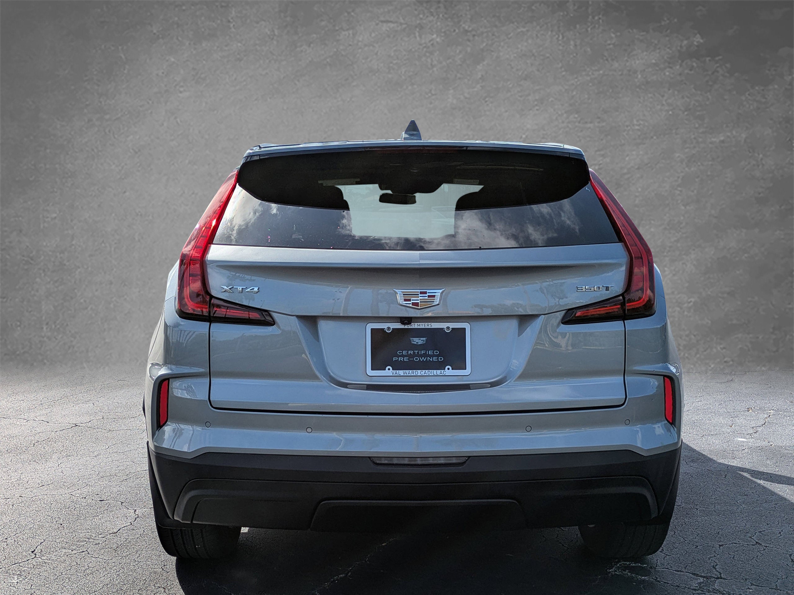 2024 Cadillac XT4 Luxury