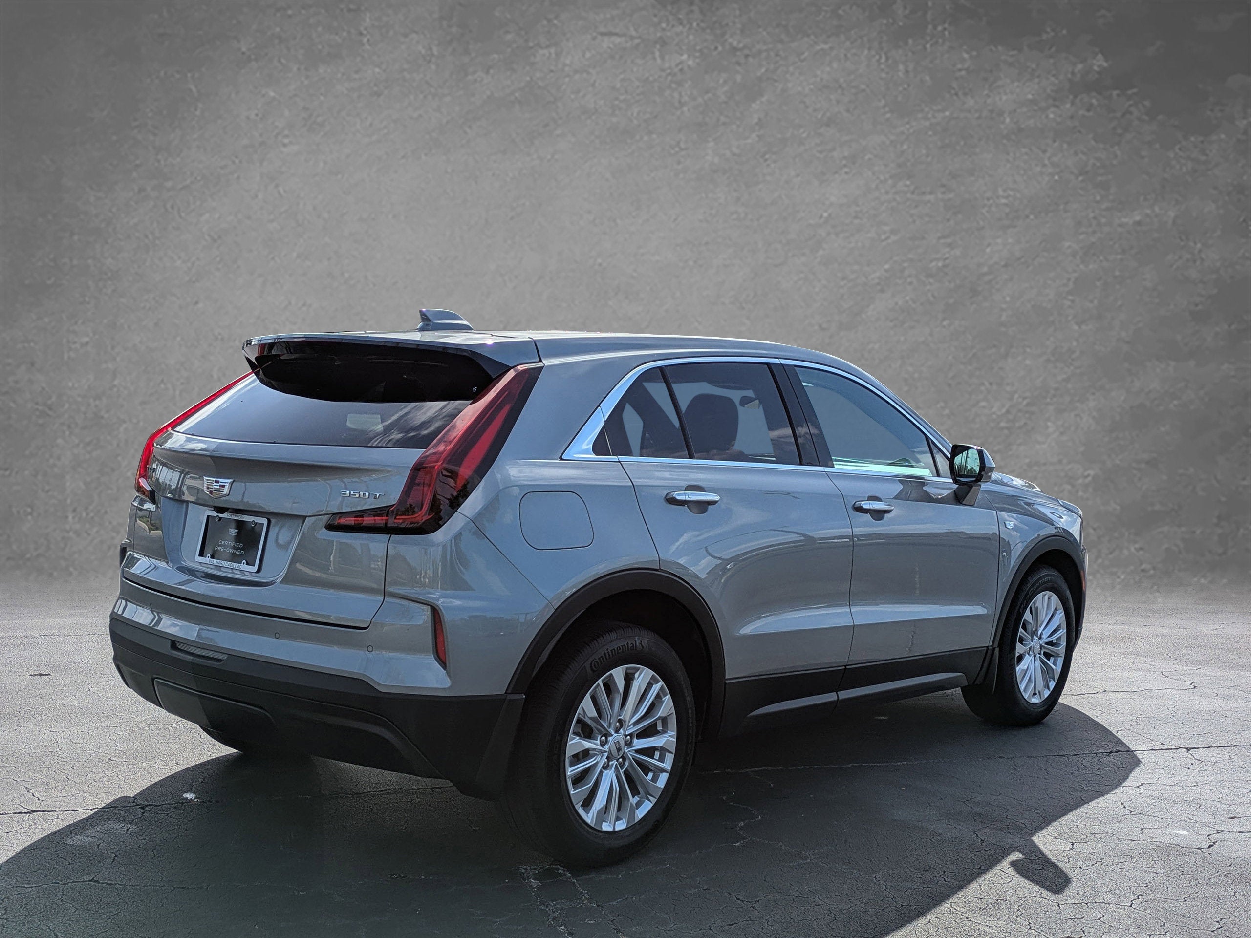 2024 Cadillac XT4 Luxury