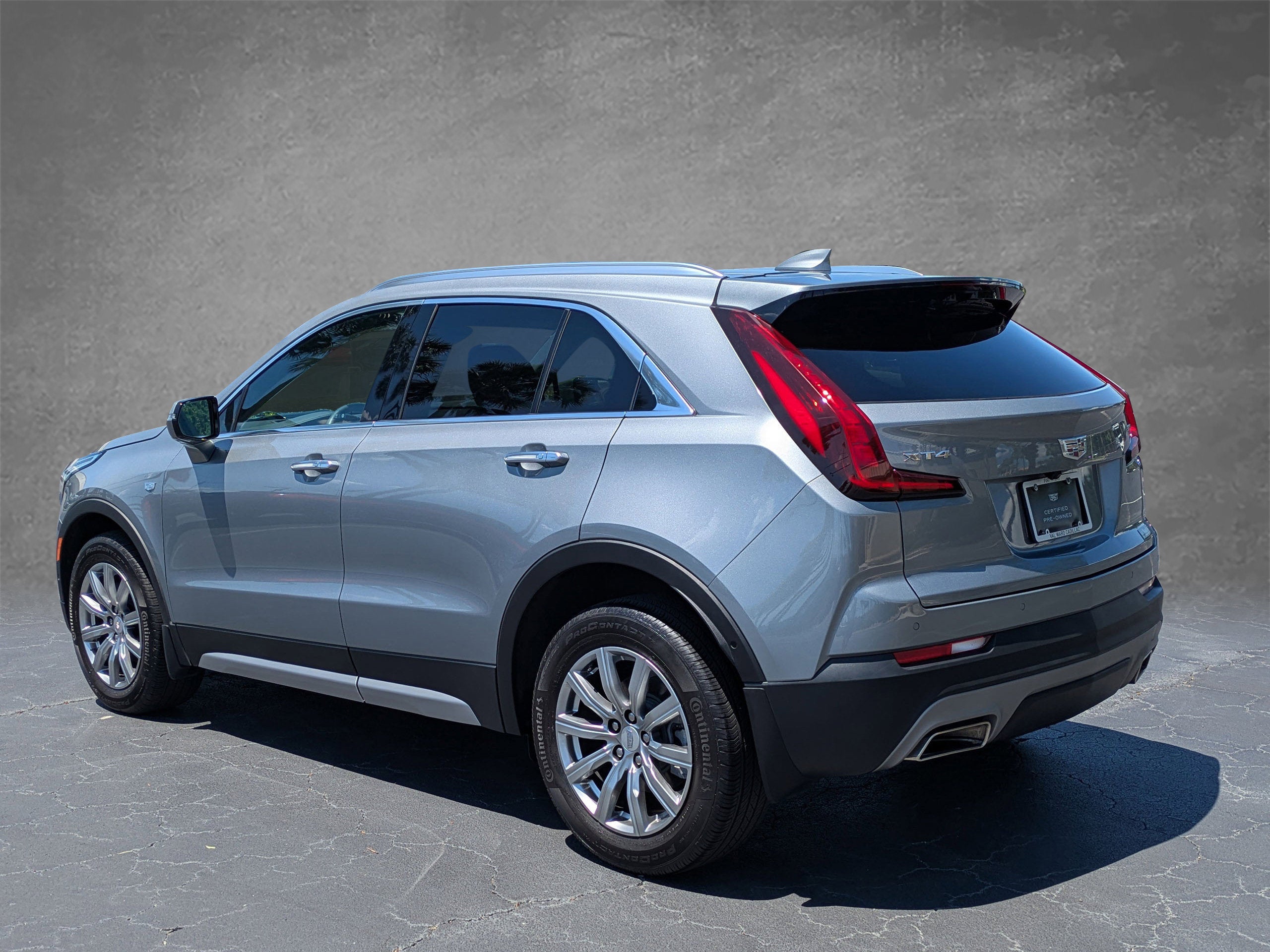 2023 Cadillac XT4 Premium Luxury