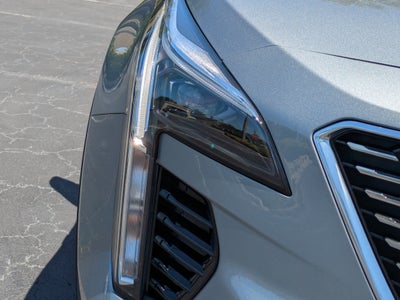 2023 Cadillac XT4 Premium Luxury