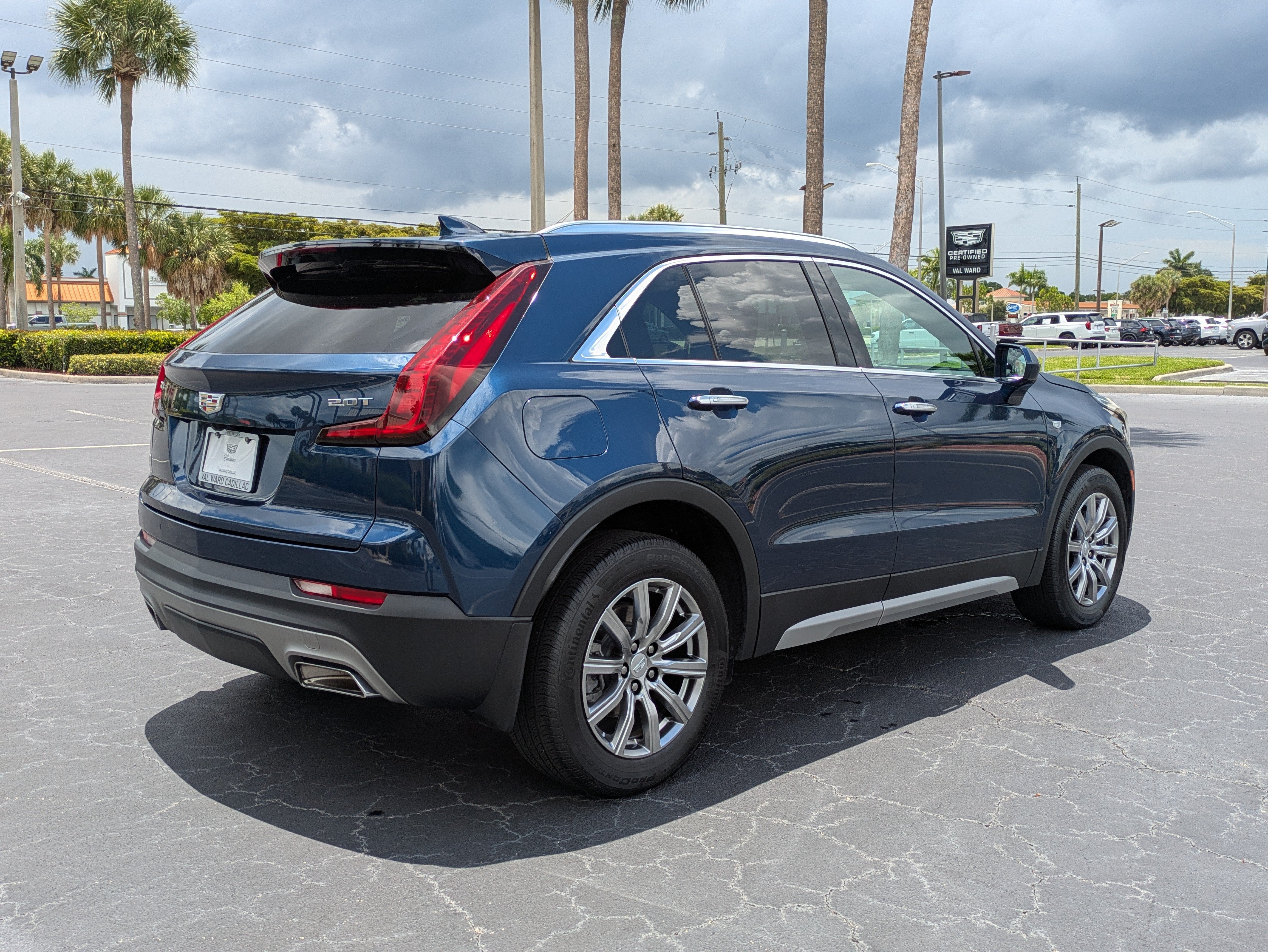 2019 Cadillac XT4 FWD Premium Luxury