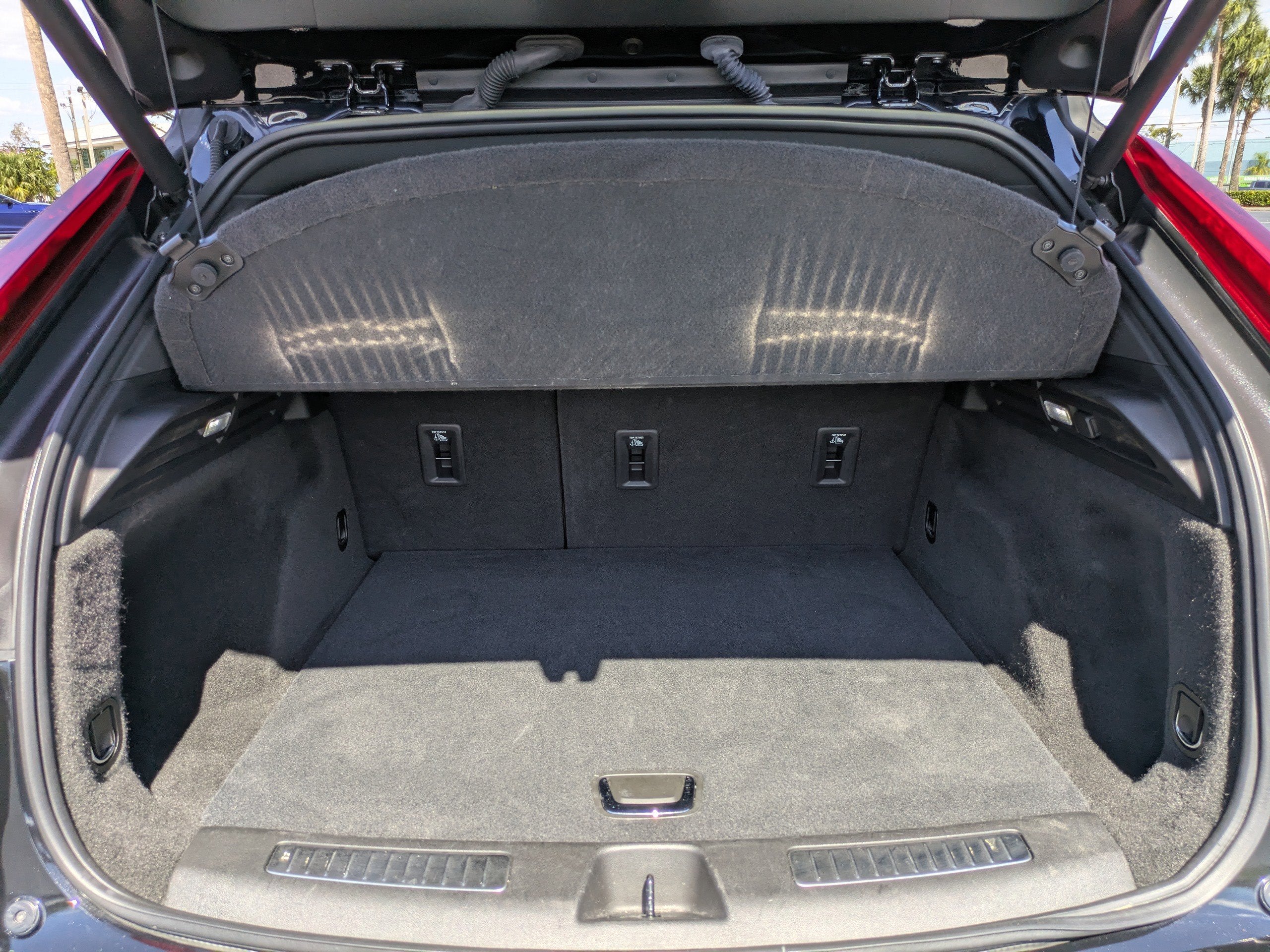 2022 Cadillac XT4 Premium Luxury