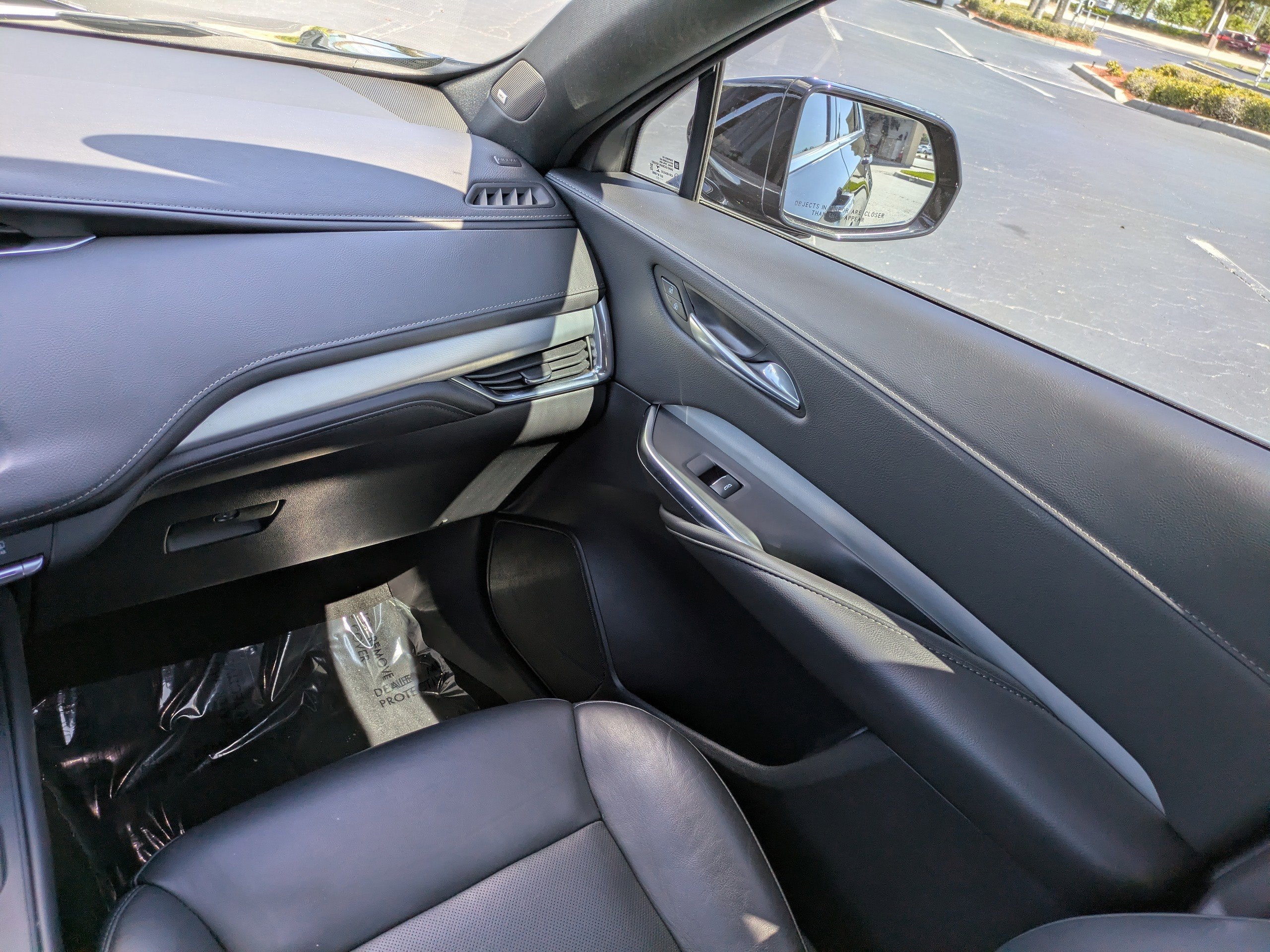 2022 Cadillac XT4 Premium Luxury