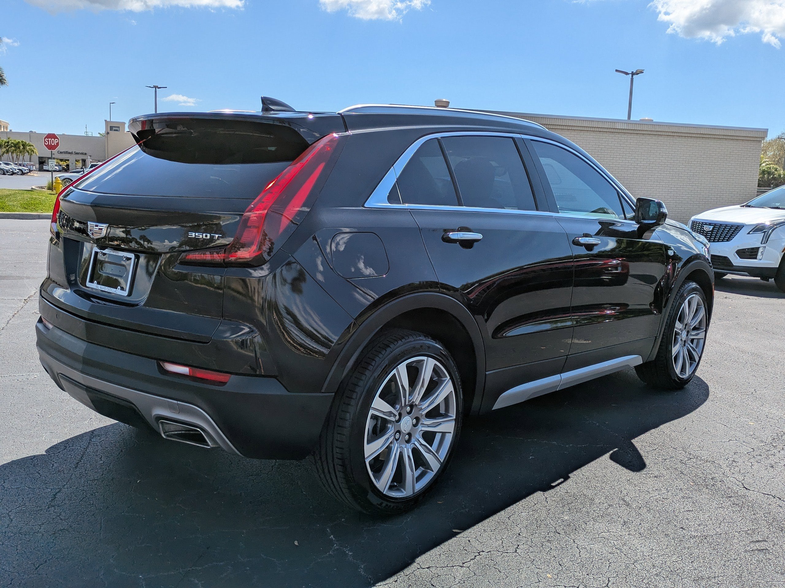 2022 Cadillac XT4 Premium Luxury