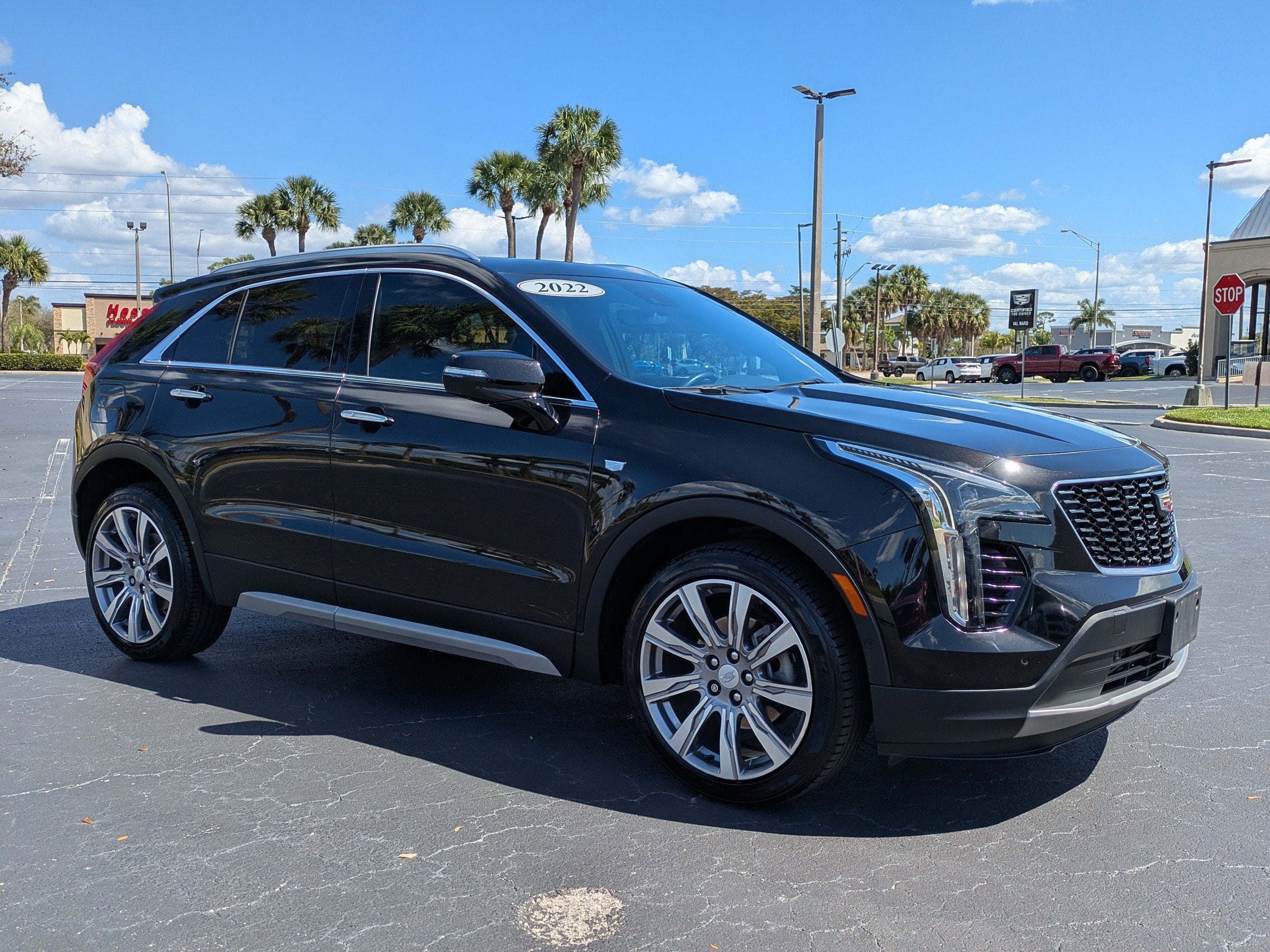 2022 Cadillac XT4 Premium Luxury