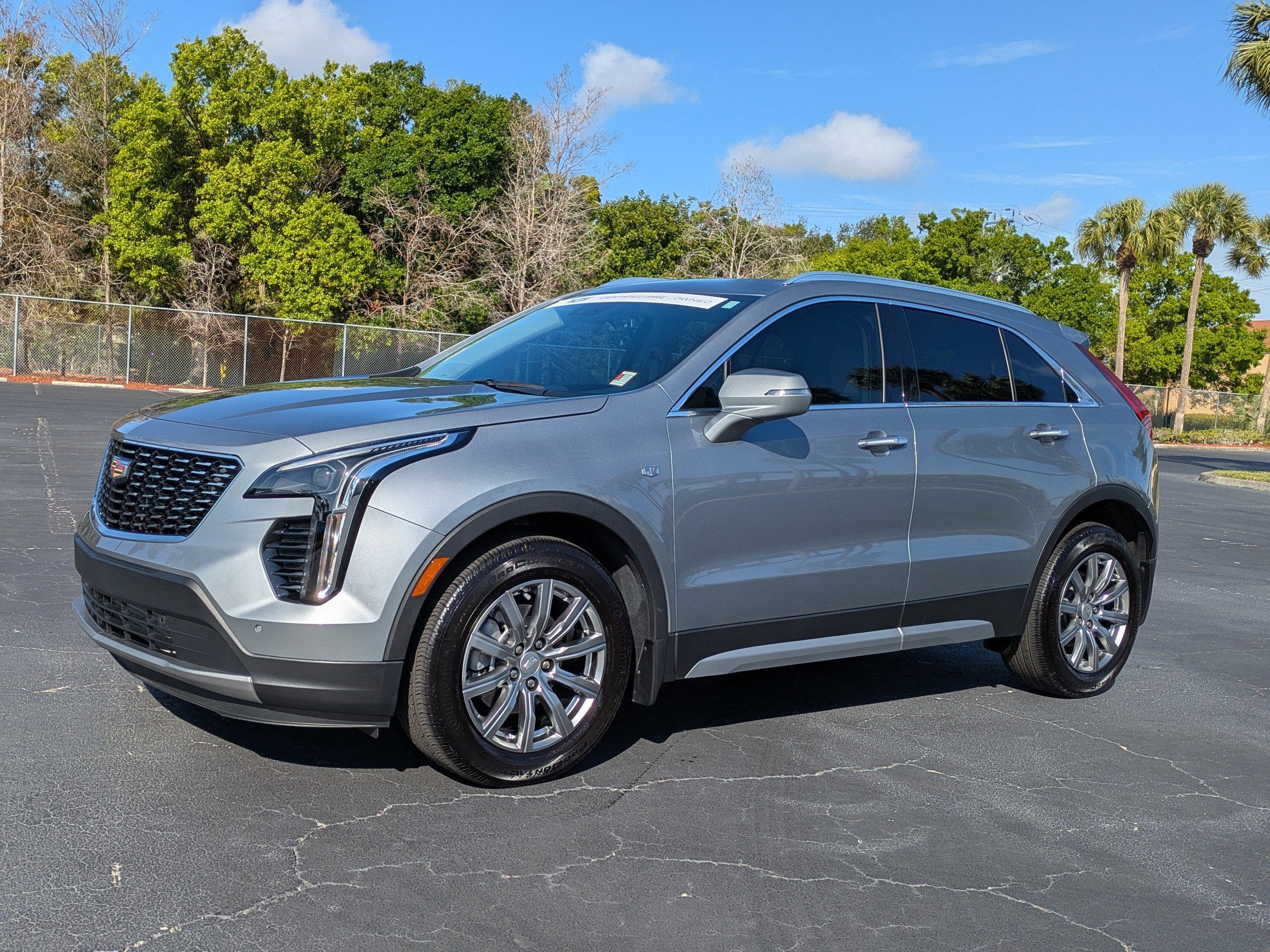 2023 Cadillac XT4 Premium Luxury