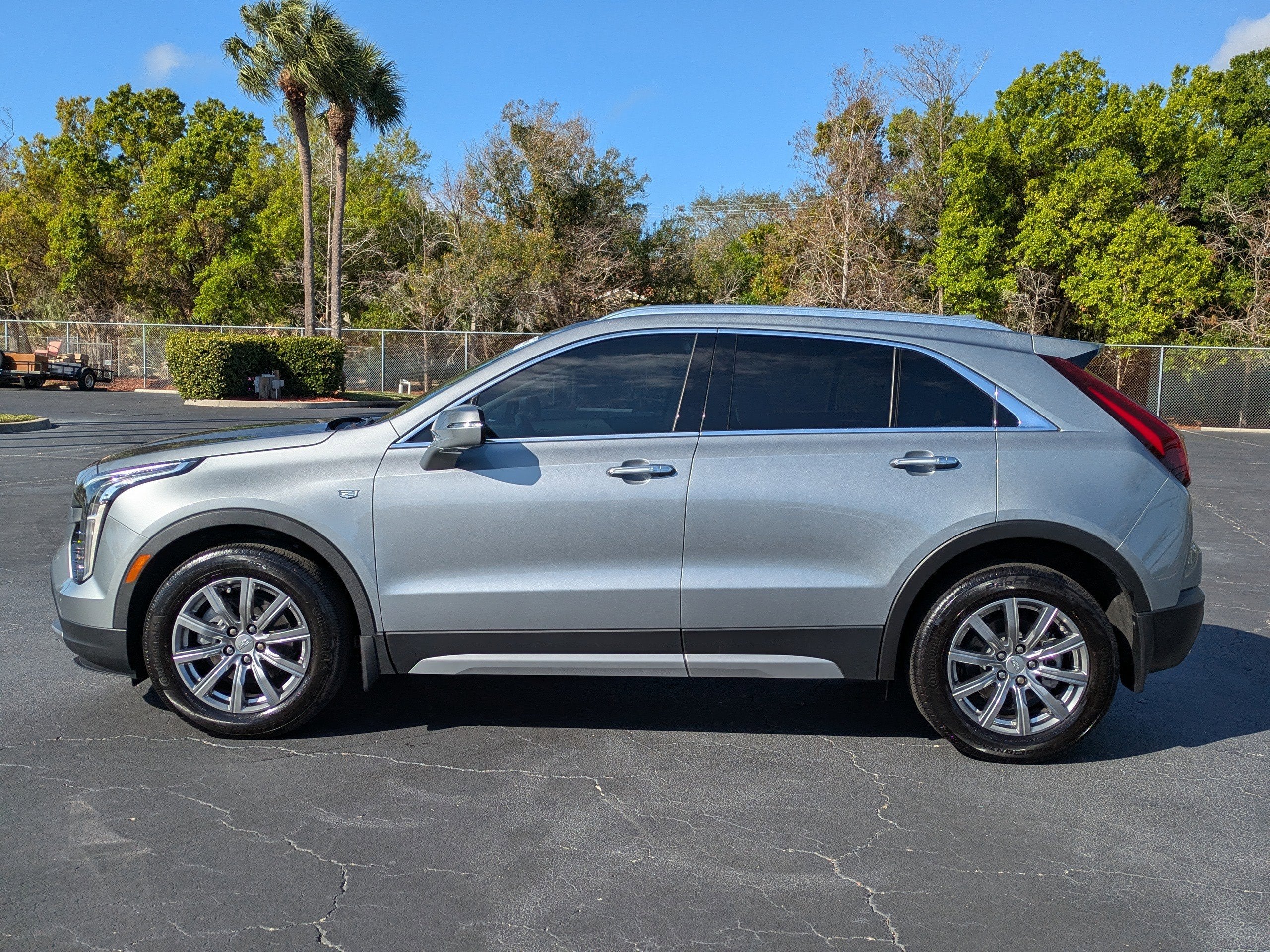 2023 Cadillac XT4 Premium Luxury