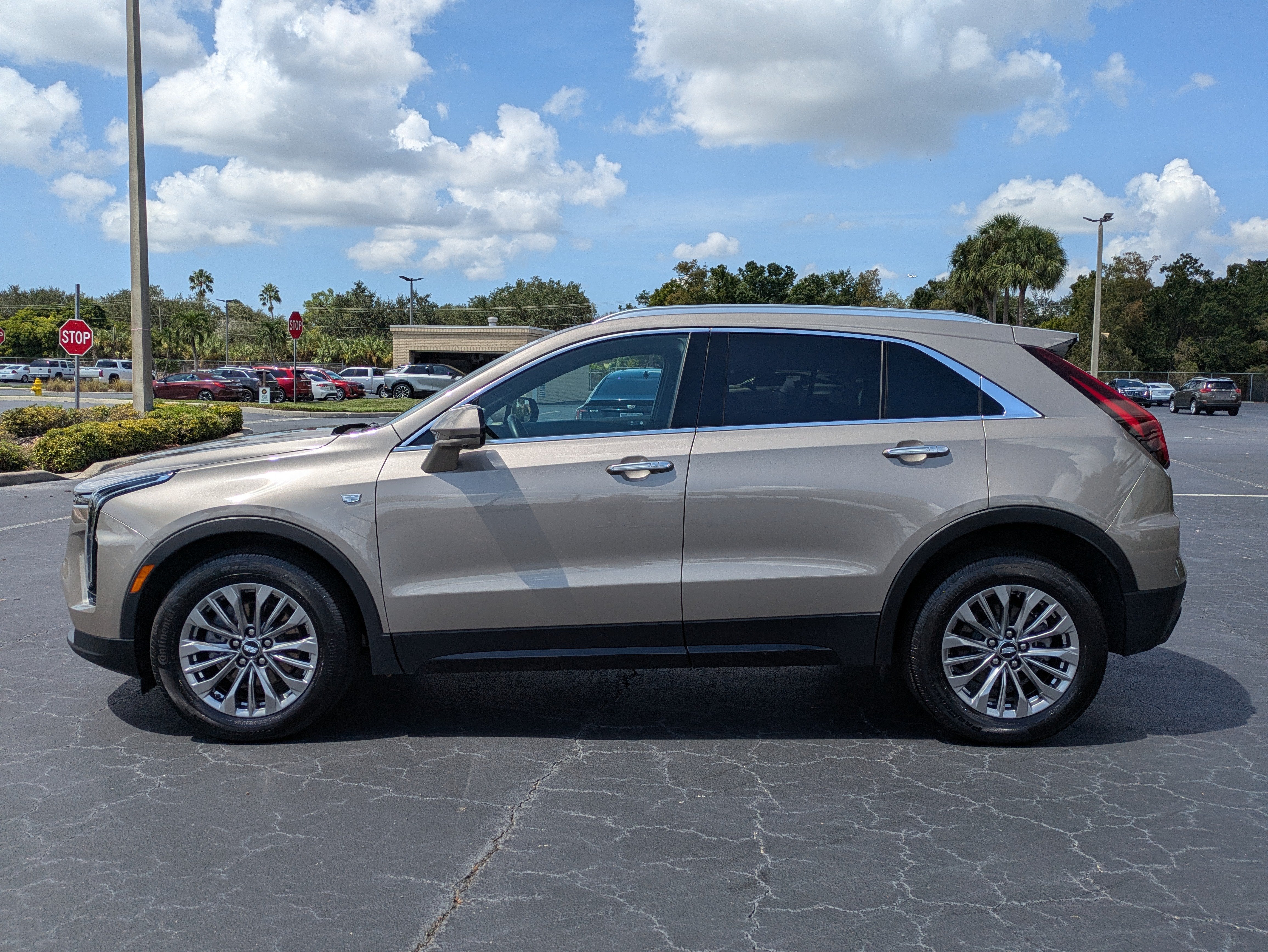 2024 Cadillac XT4 Premium Luxury