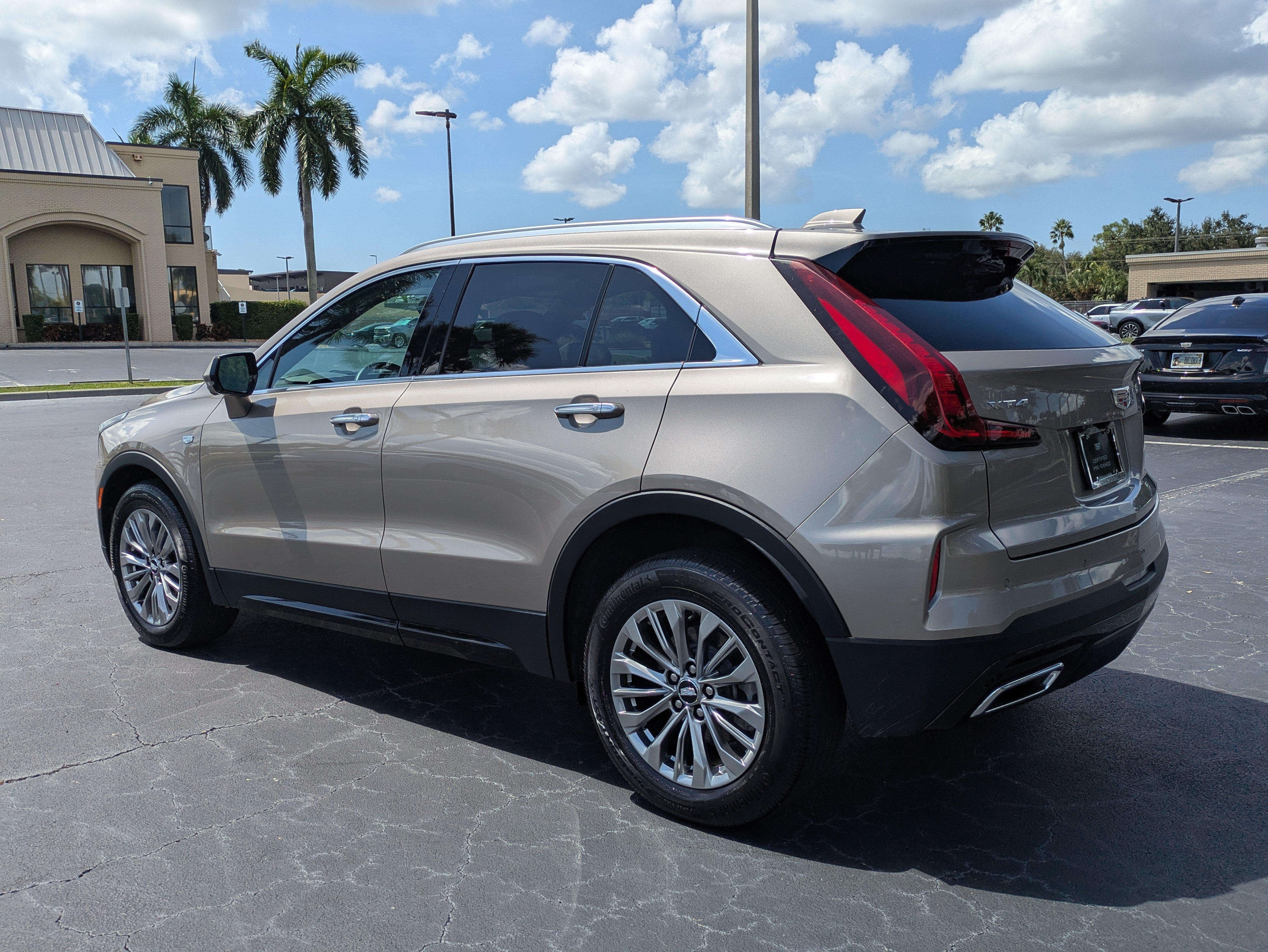 2024 Cadillac XT4 Premium Luxury