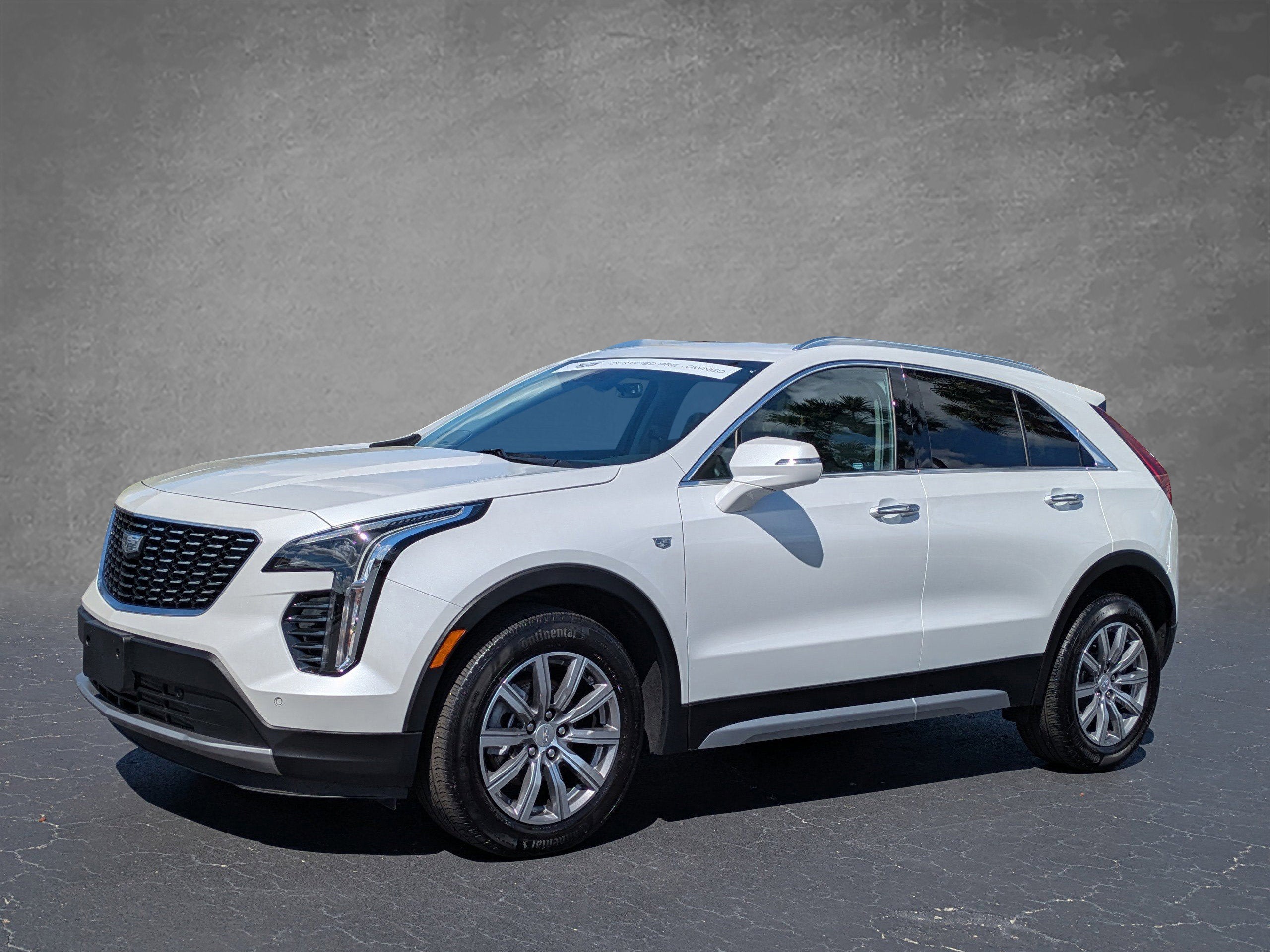 2023 Cadillac XT4 Premium Luxury