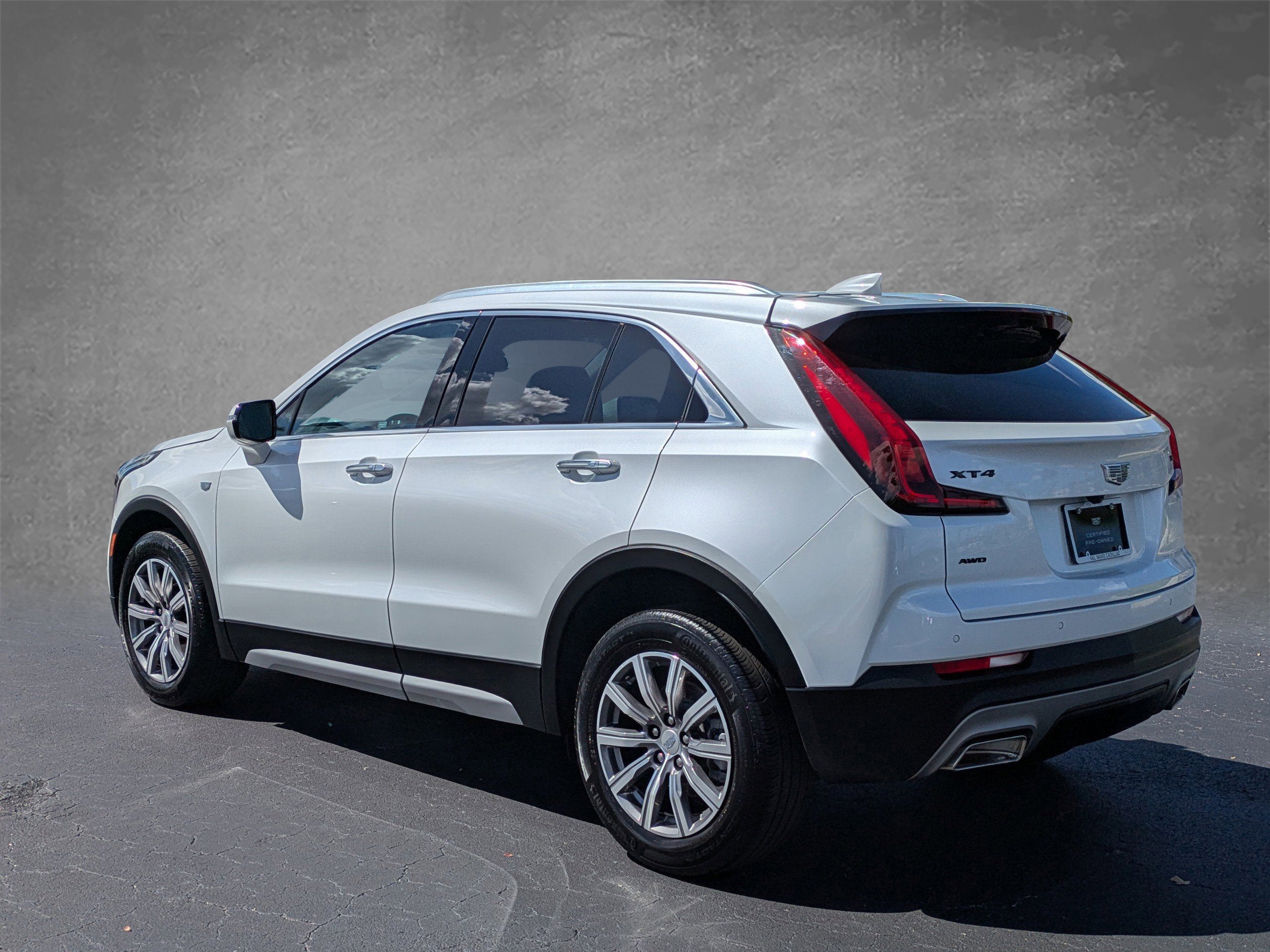 2023 Cadillac XT4 Premium Luxury