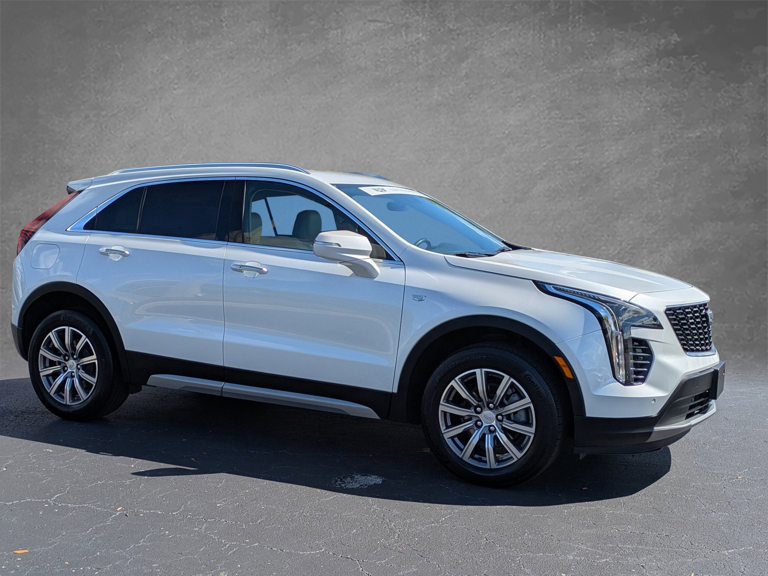 2023 Cadillac XT4 Premium Luxury
