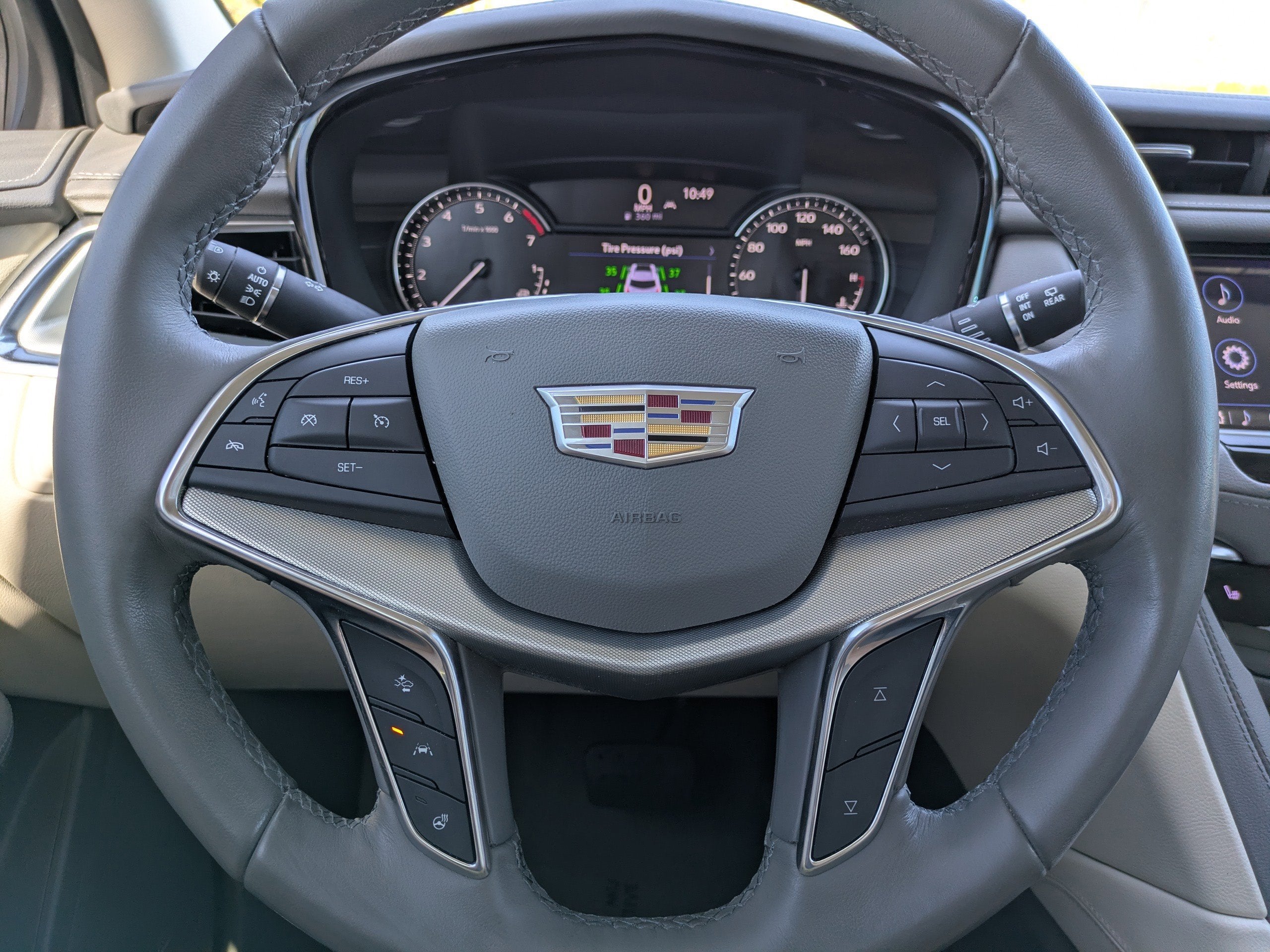 2022 Cadillac XT5 Premium Luxury