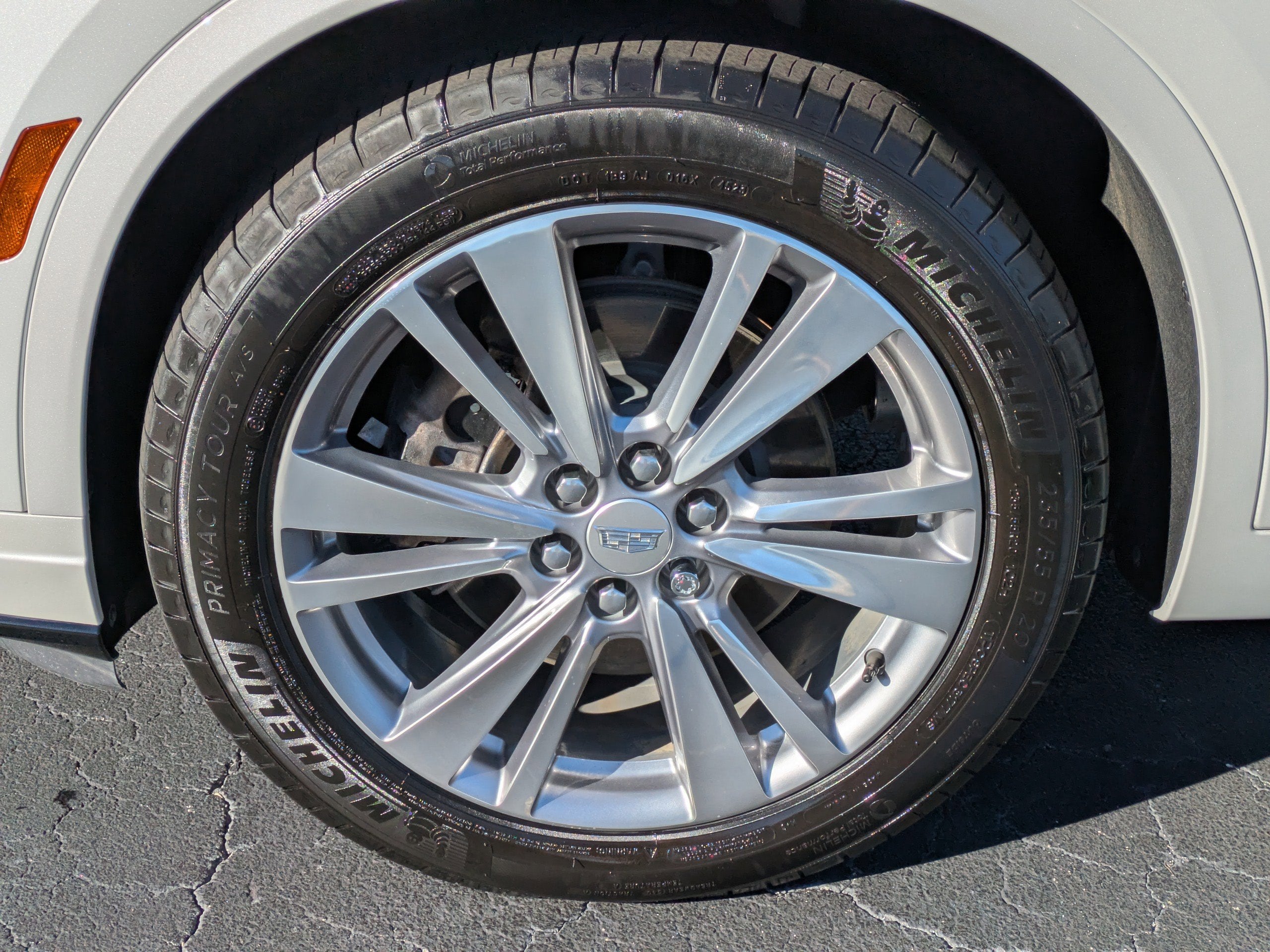 2024 Cadillac XT6 Premium Luxury