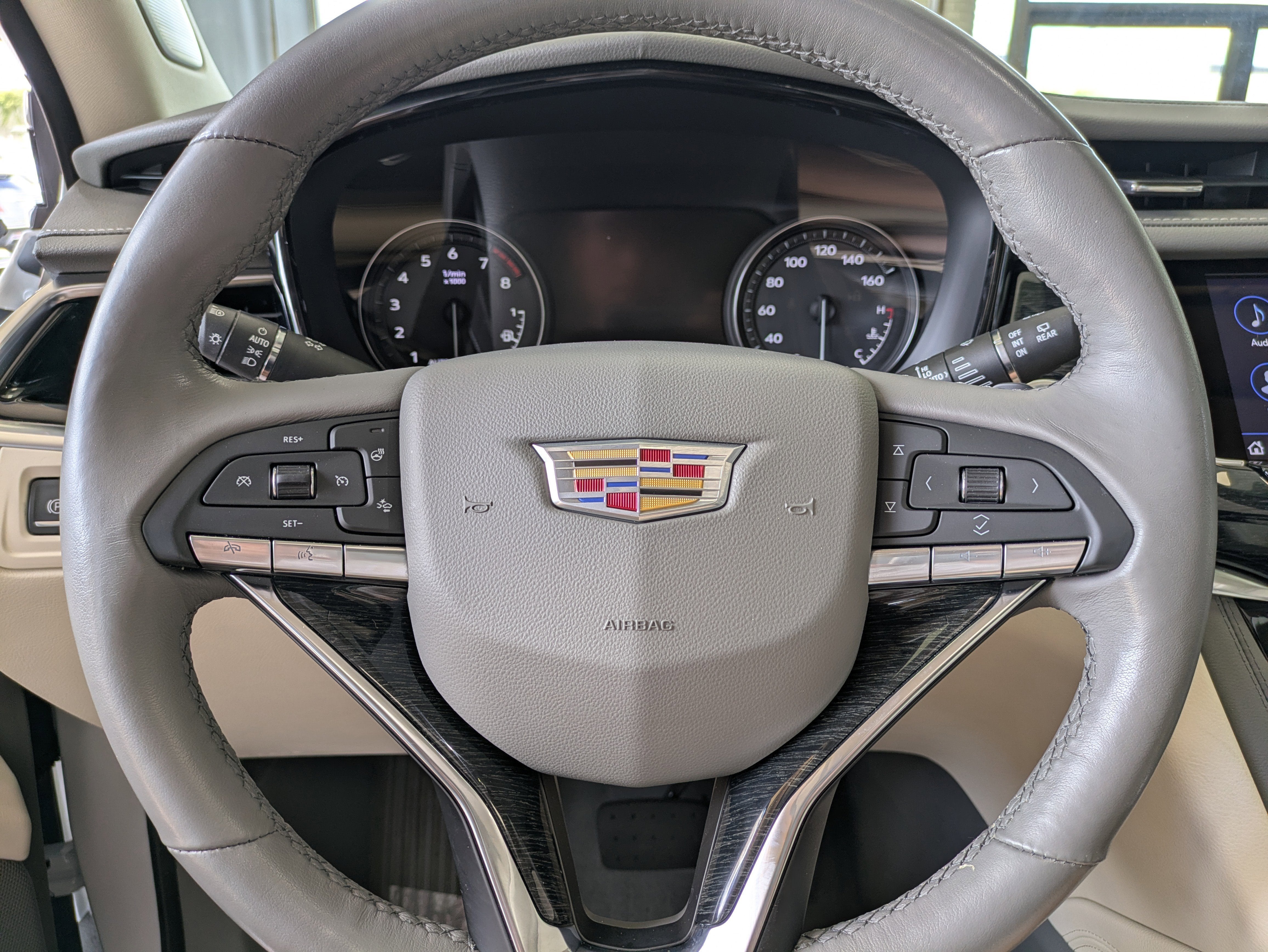 2023 Cadillac XT6 Premium Luxury