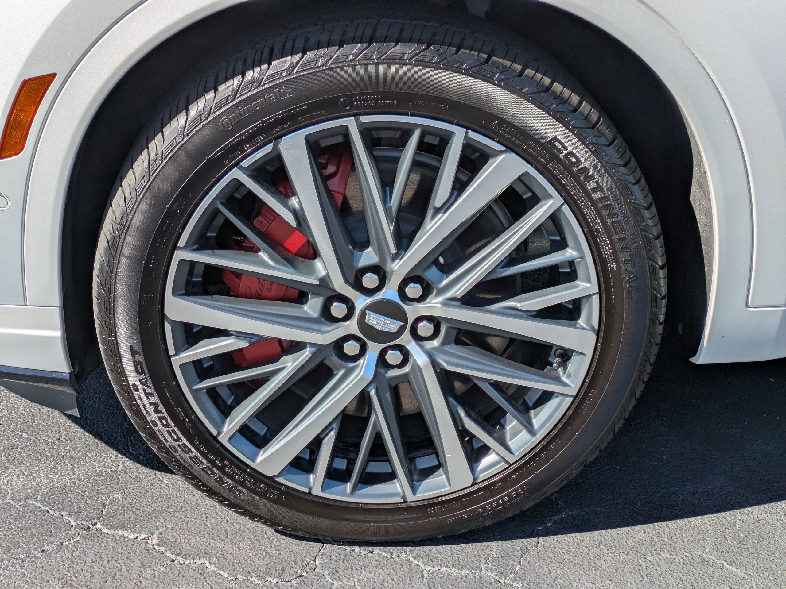 2025 Cadillac XT6 Sport