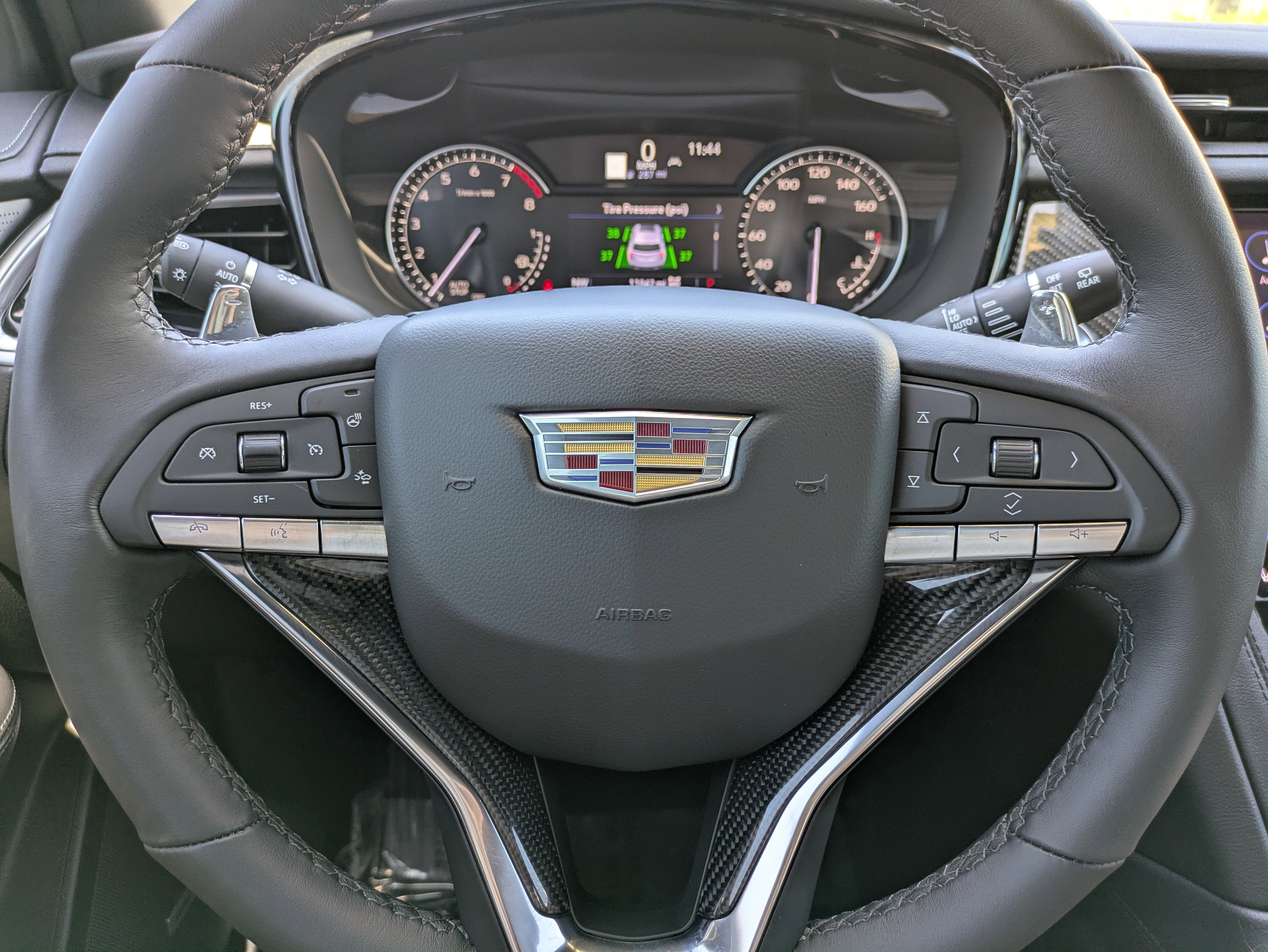 2025 Cadillac XT6 Sport