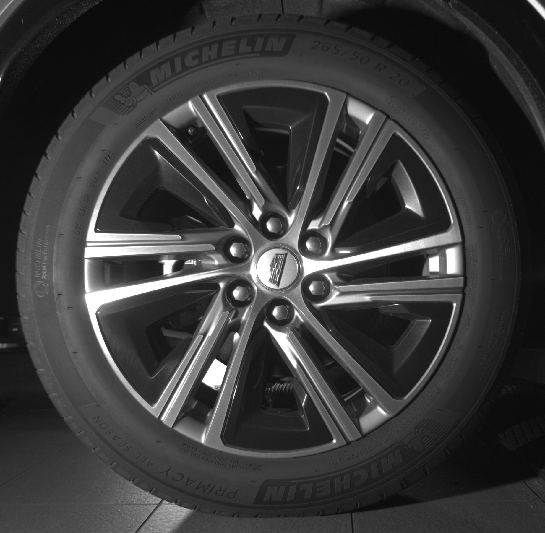 2024 Cadillac LYRIQ Luxury 2