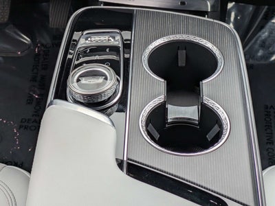2024 Cadillac LYRIQ Luxury 2