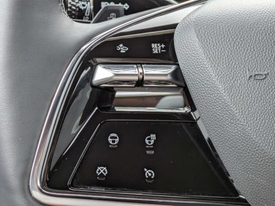 2024 Cadillac LYRIQ Luxury 2