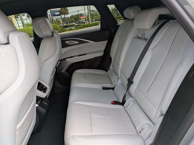 2024 Cadillac LYRIQ Luxury 2