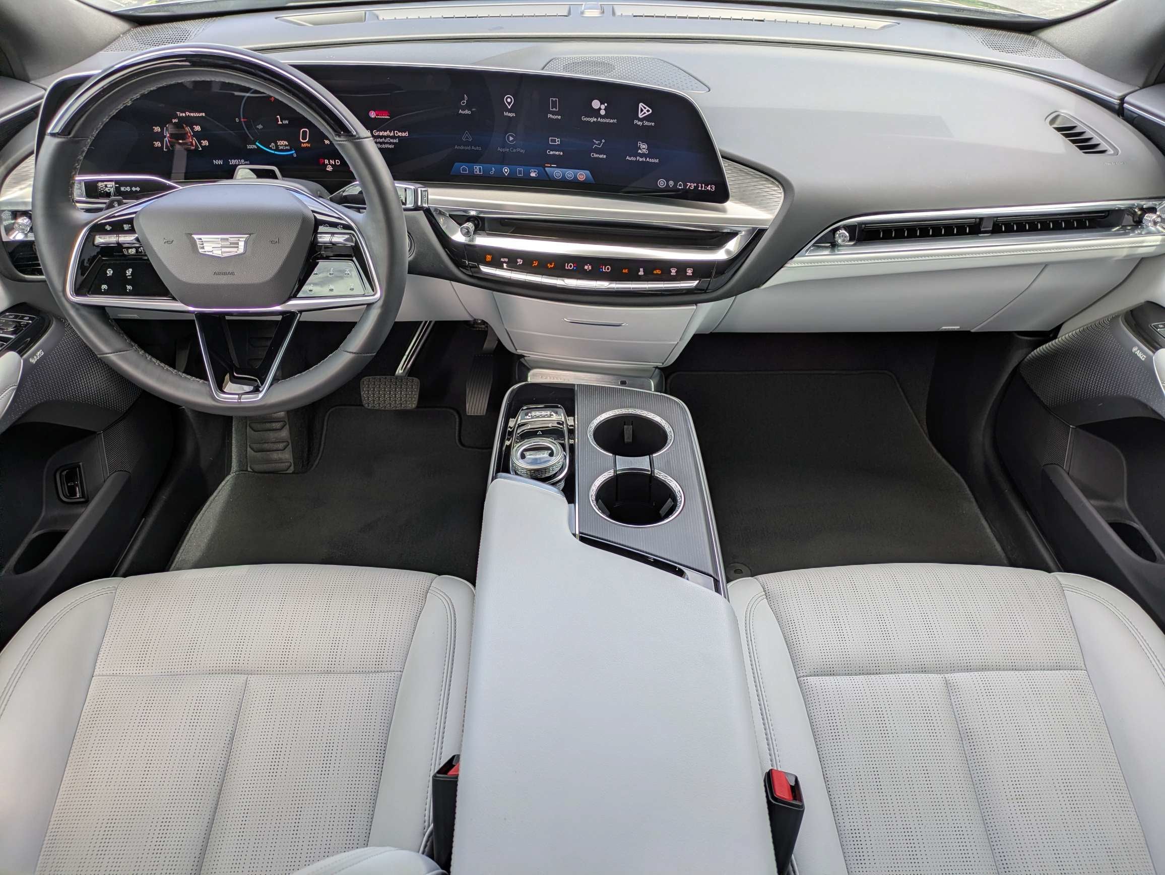 2024 Cadillac LYRIQ Luxury 2