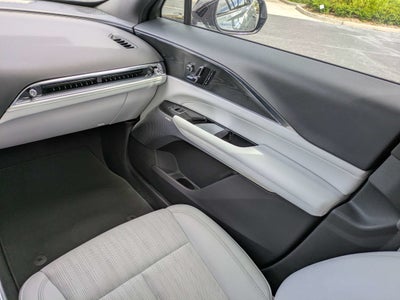 2024 Cadillac LYRIQ Luxury 2