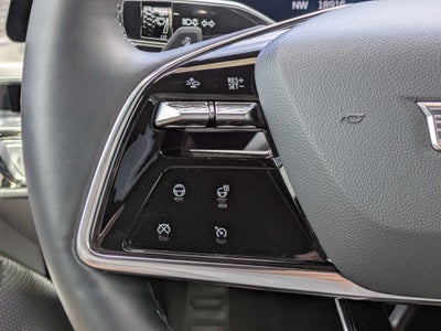 2024 Cadillac LYRIQ Luxury 2