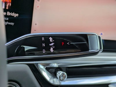 2024 Cadillac LYRIQ Luxury 2