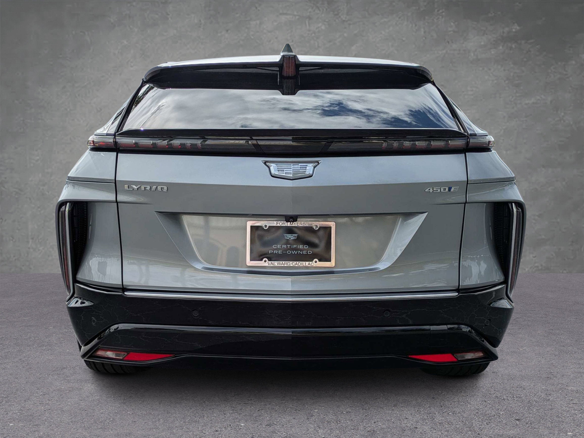 2024 Cadillac LYRIQ Luxury 2