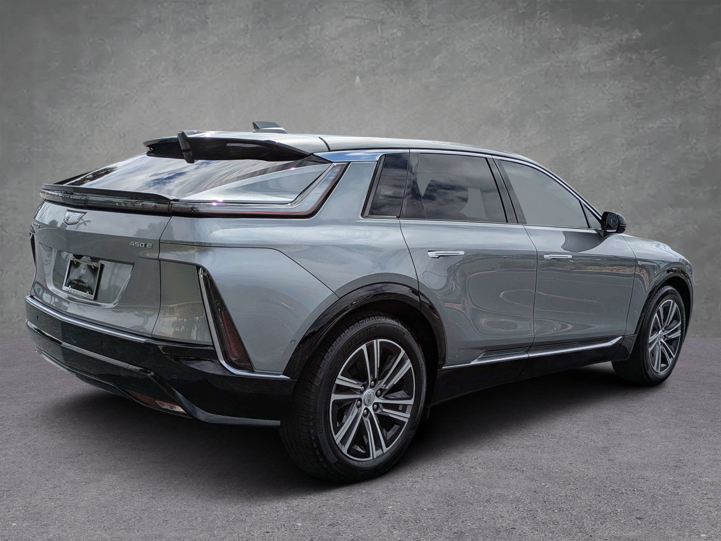 2024 Cadillac LYRIQ Luxury 2