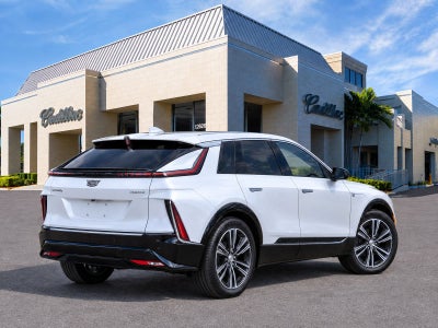 2024 Cadillac LYRIQ Luxury 2