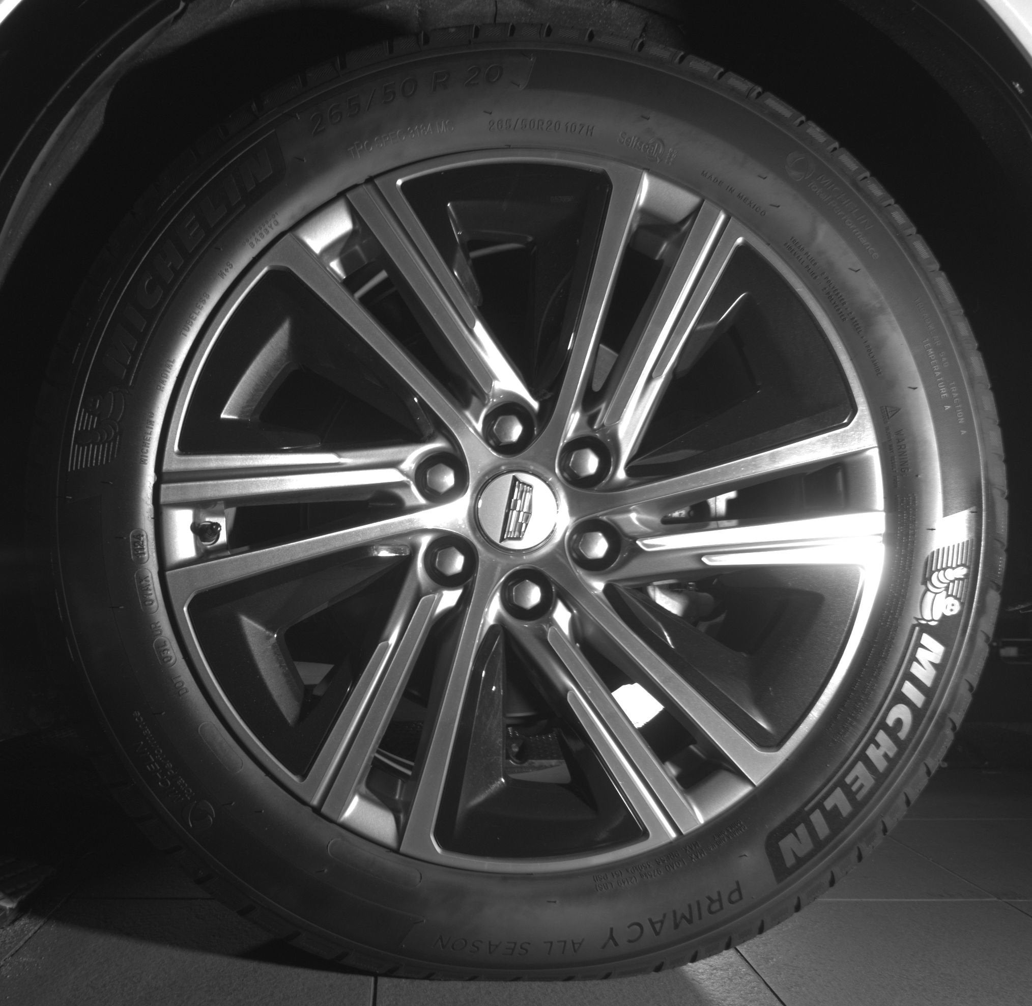 2024 Cadillac LYRIQ Luxury 2