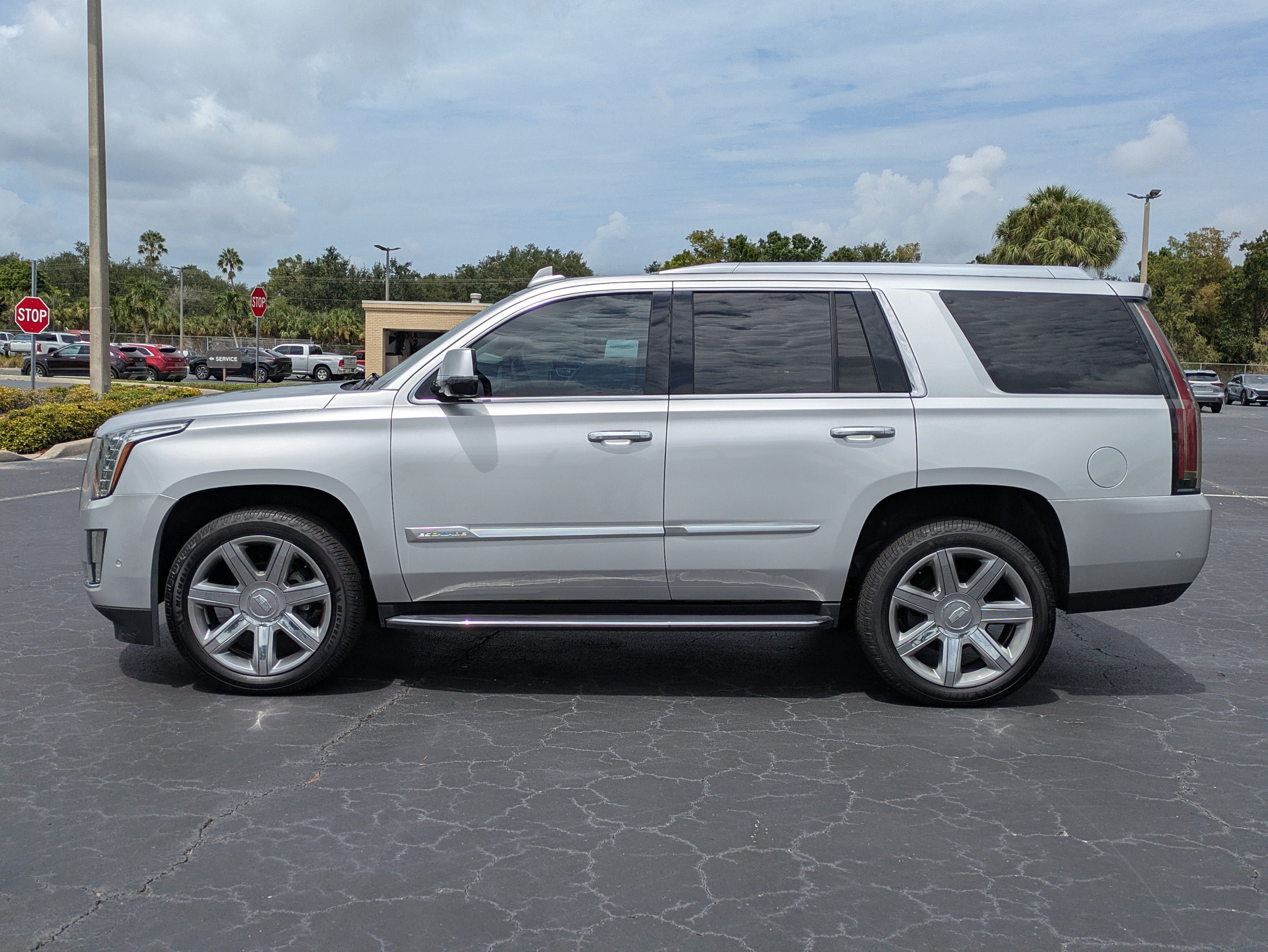2019 Cadillac Escalade Luxury