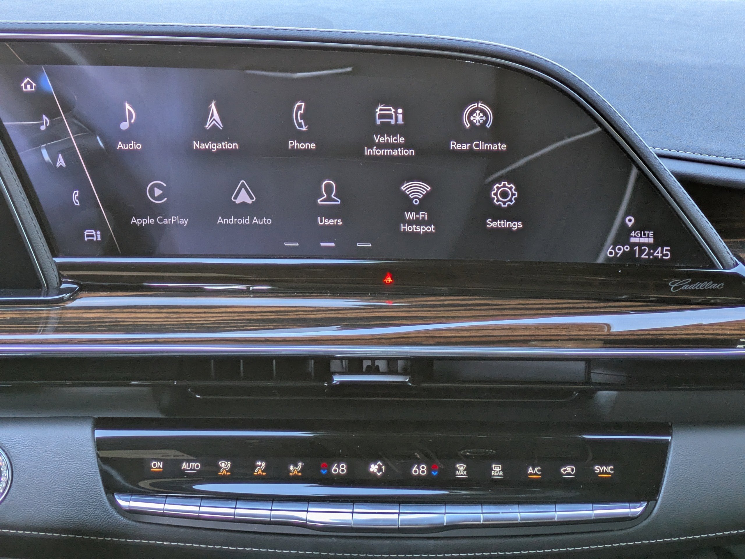 2022 Cadillac Escalade Premium Luxury