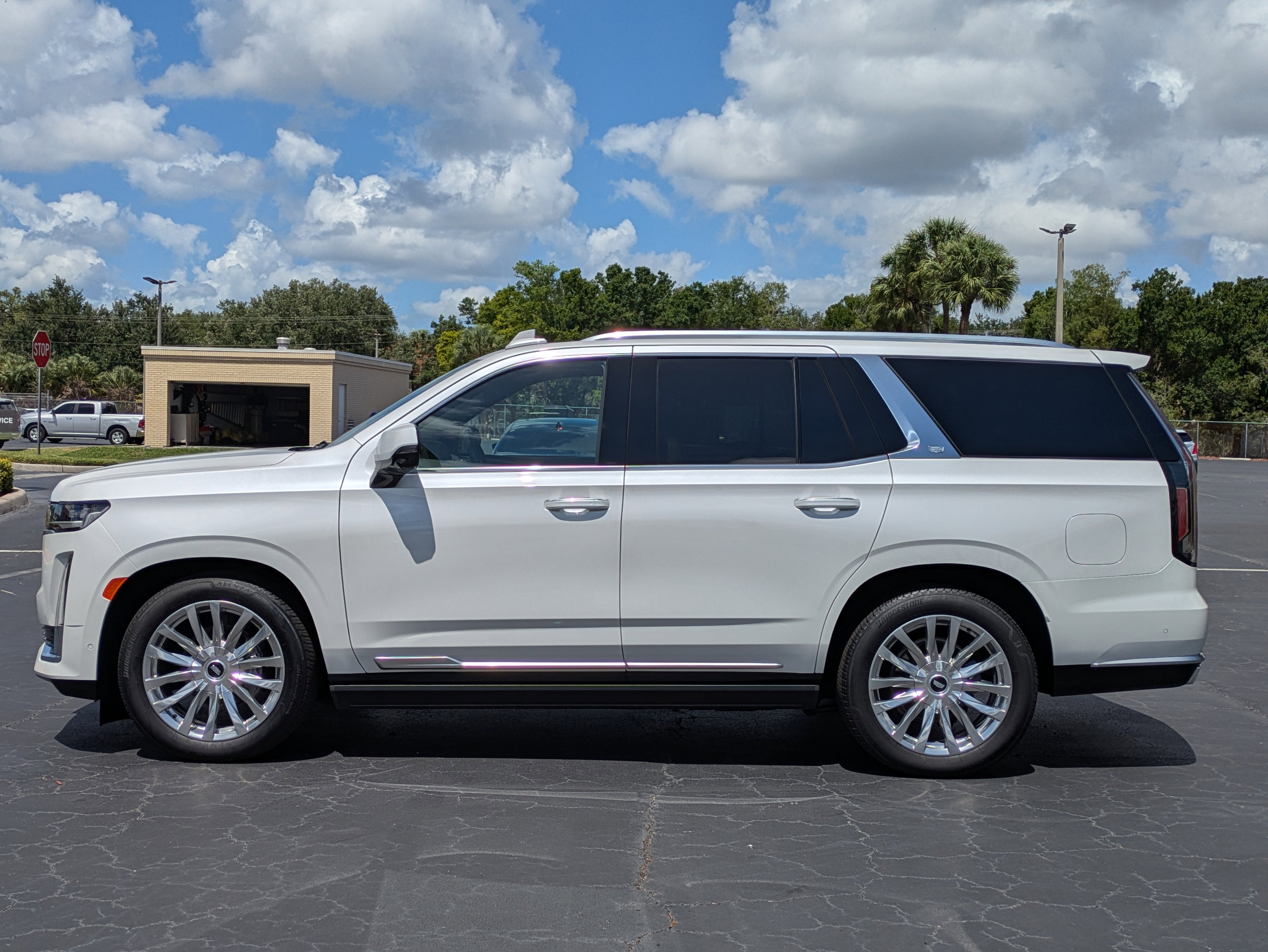 2022 Cadillac Escalade Premium Luxury