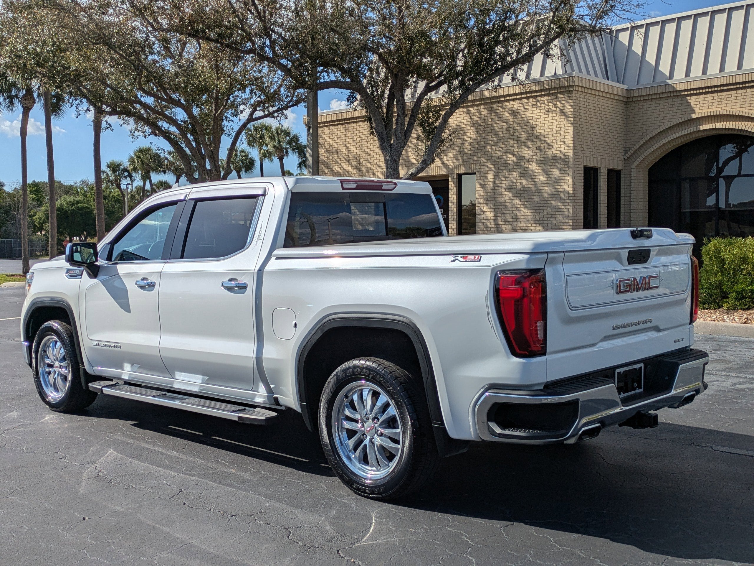 2021 GMC Sierra 1500 SLT