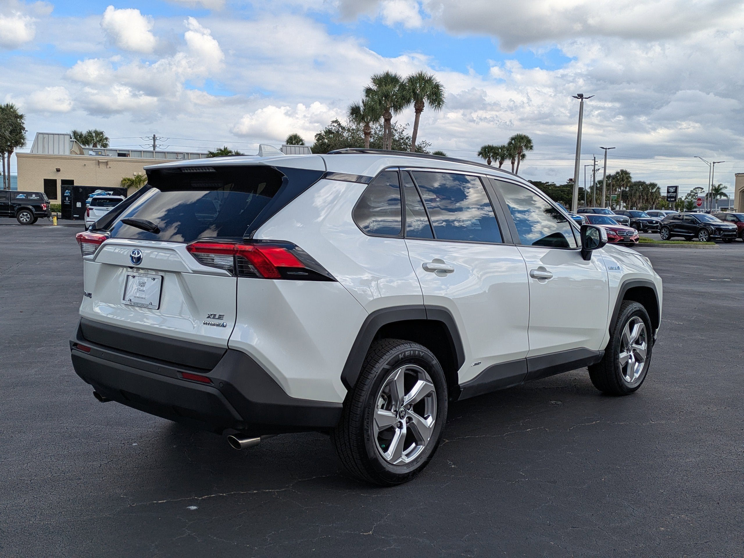 2021 Toyota RAV4 Hybrid LE