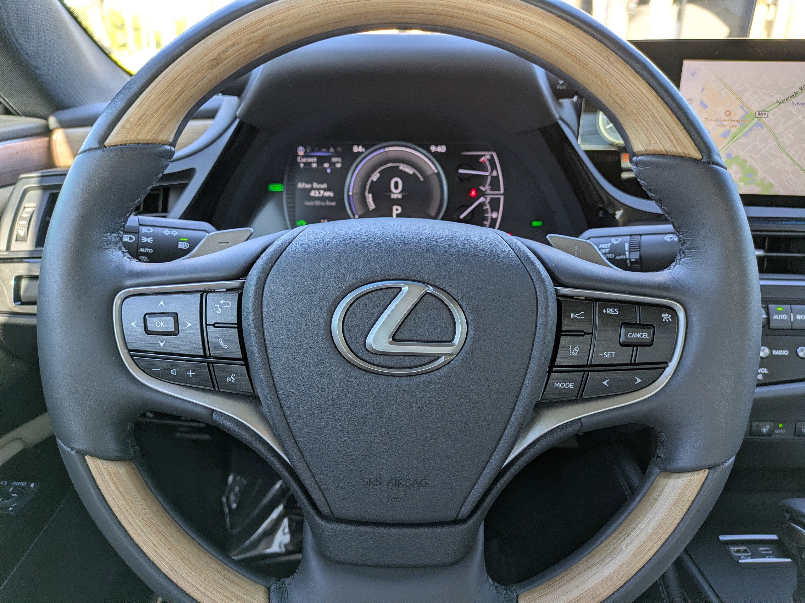 2024 Lexus ES ES 300h Luxury