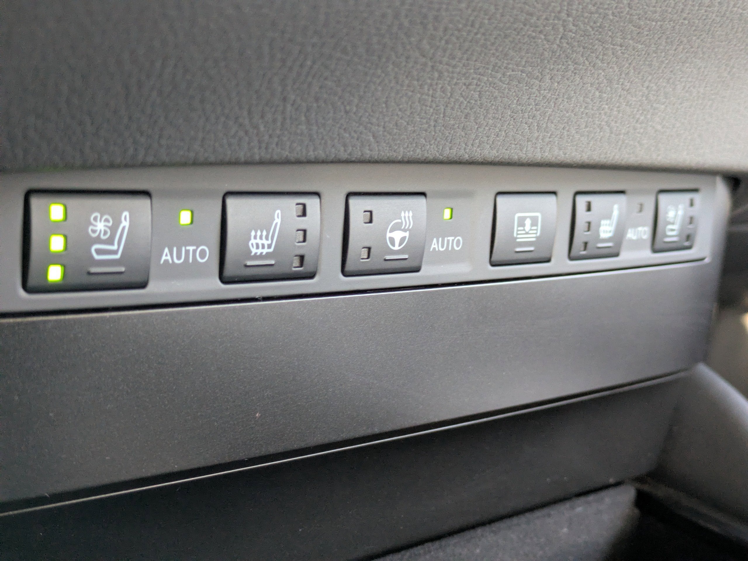 2024 Lexus ES ES 300h Luxury