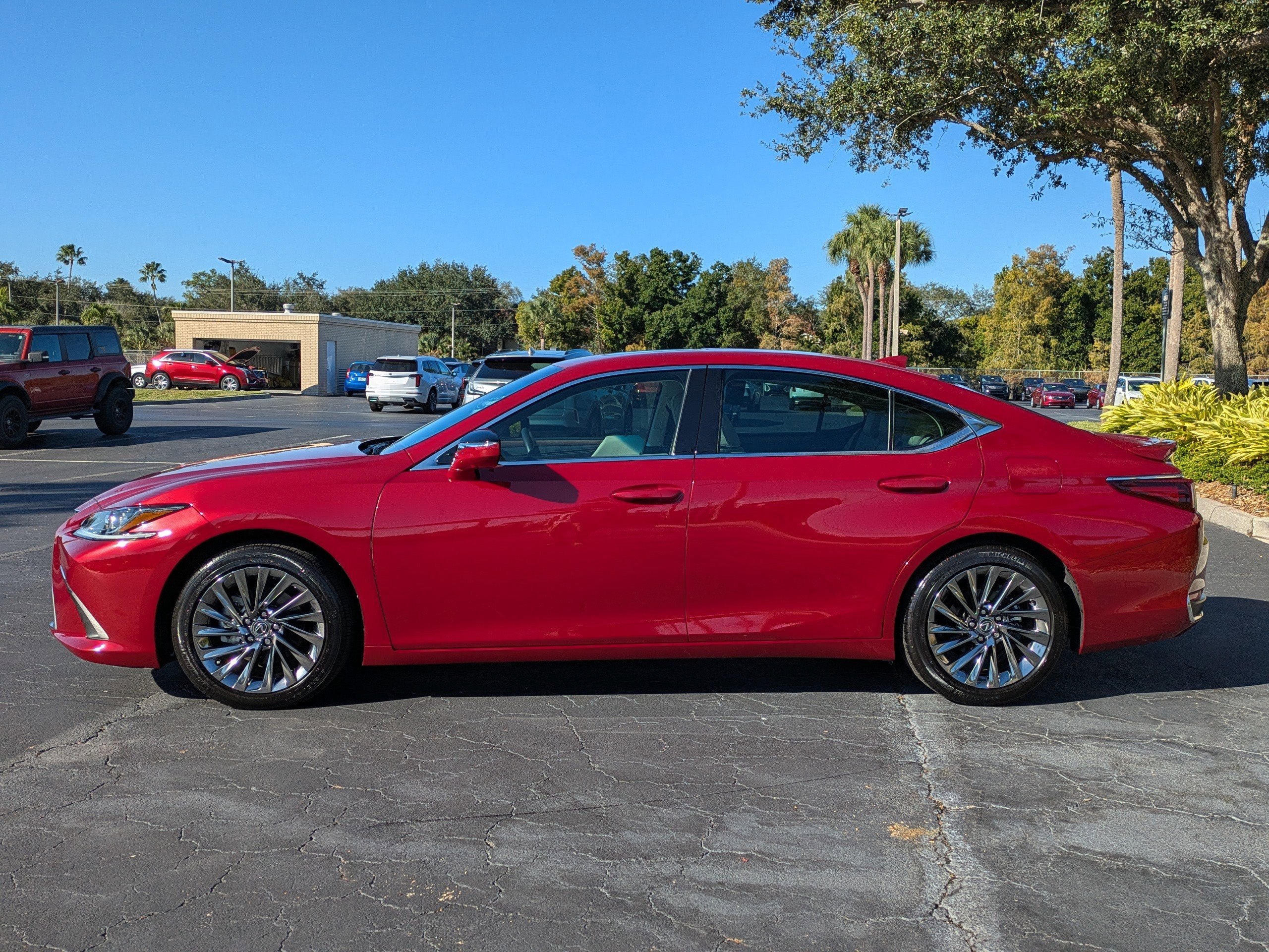 2024 Lexus ES ES 300h Luxury