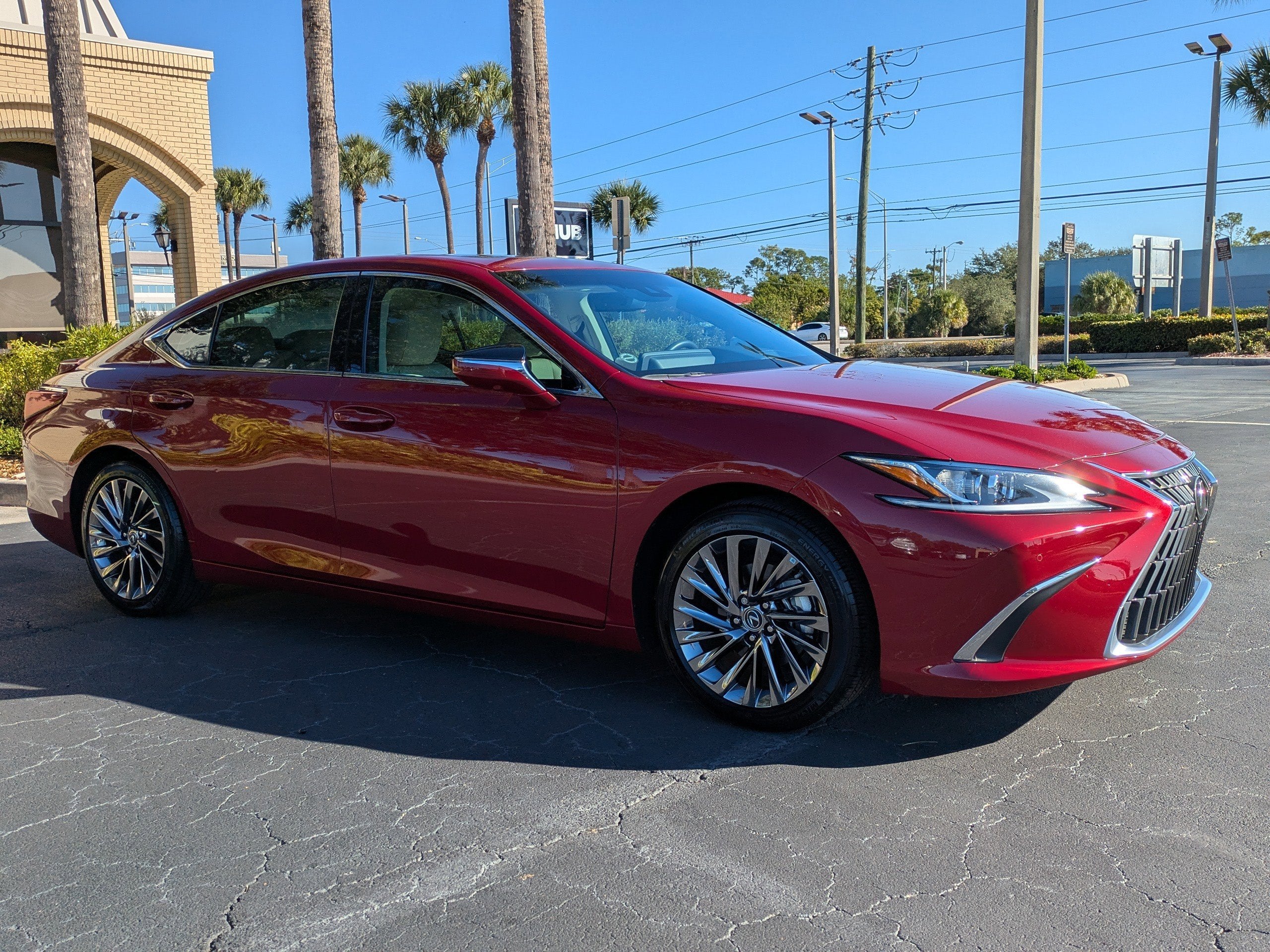2024 Lexus ES ES 300h Luxury